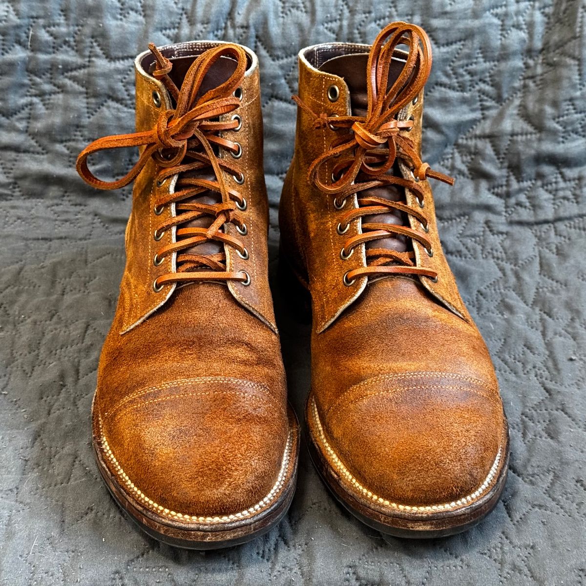 Photo by have.boots.will.travel on February 5, 2025 of the Viberg Service Boot PCT in Horween Golden Brown Predator Roughout.