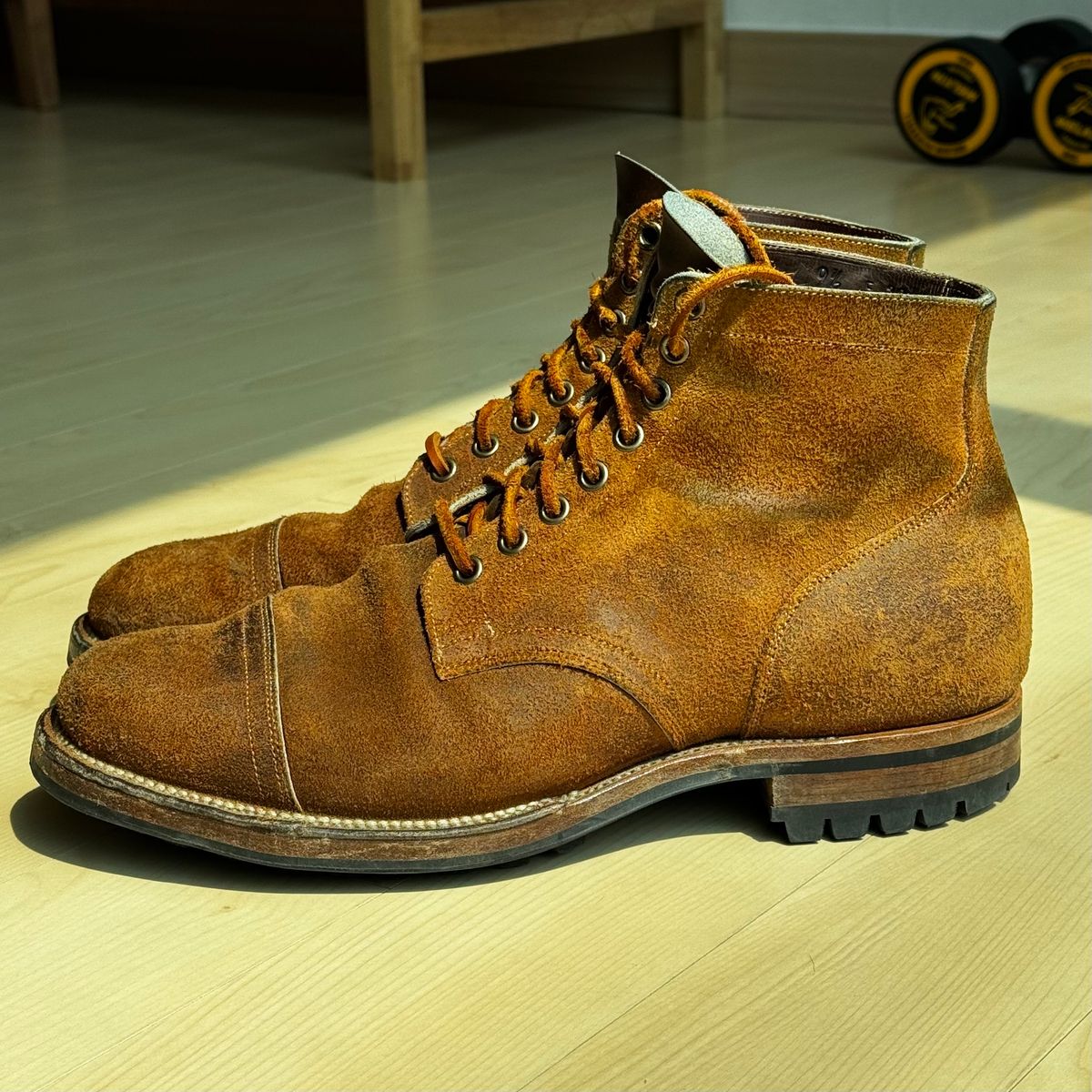 Photo by have.boots.will.travel on April 3, 2025 of the Viberg Service Boot PCT in Horween Golden Brown Predator Roughout.