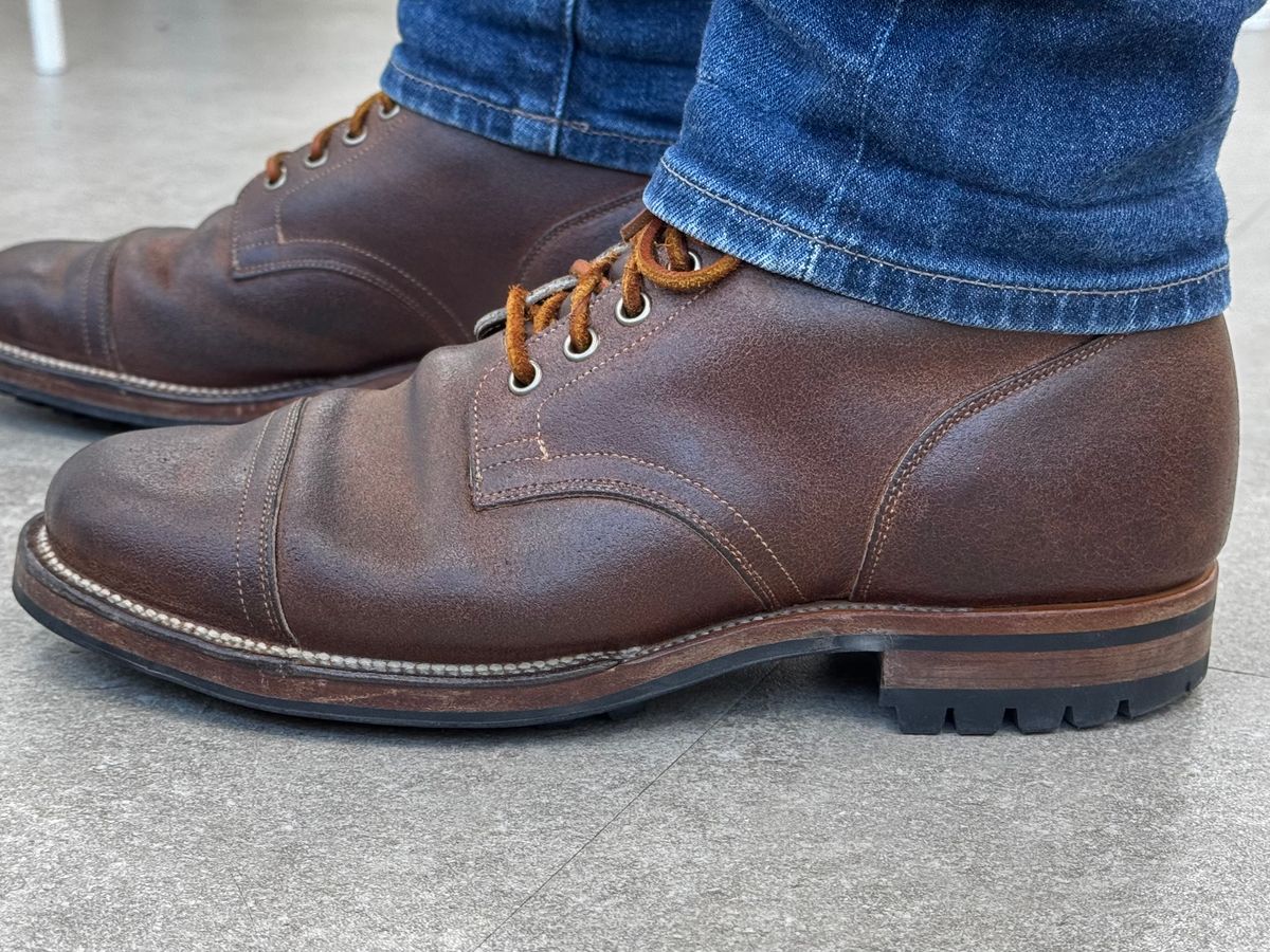 Photo by have.boots.will.travel on April 8, 2025 of the Viberg Service Boot PCT in Horween Golden Brown Predator Roughout.
