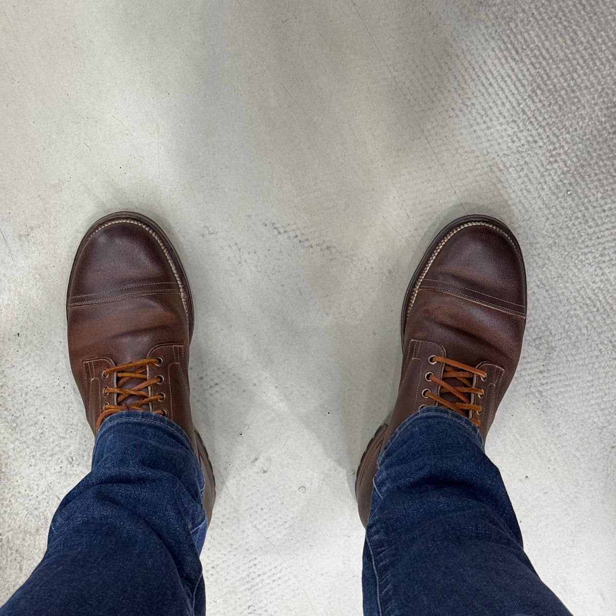 Photo by have.boots.will.travel on April 8, 2025 of the Viberg Service Boot PCT in Horween Golden Brown Predator Roughout.