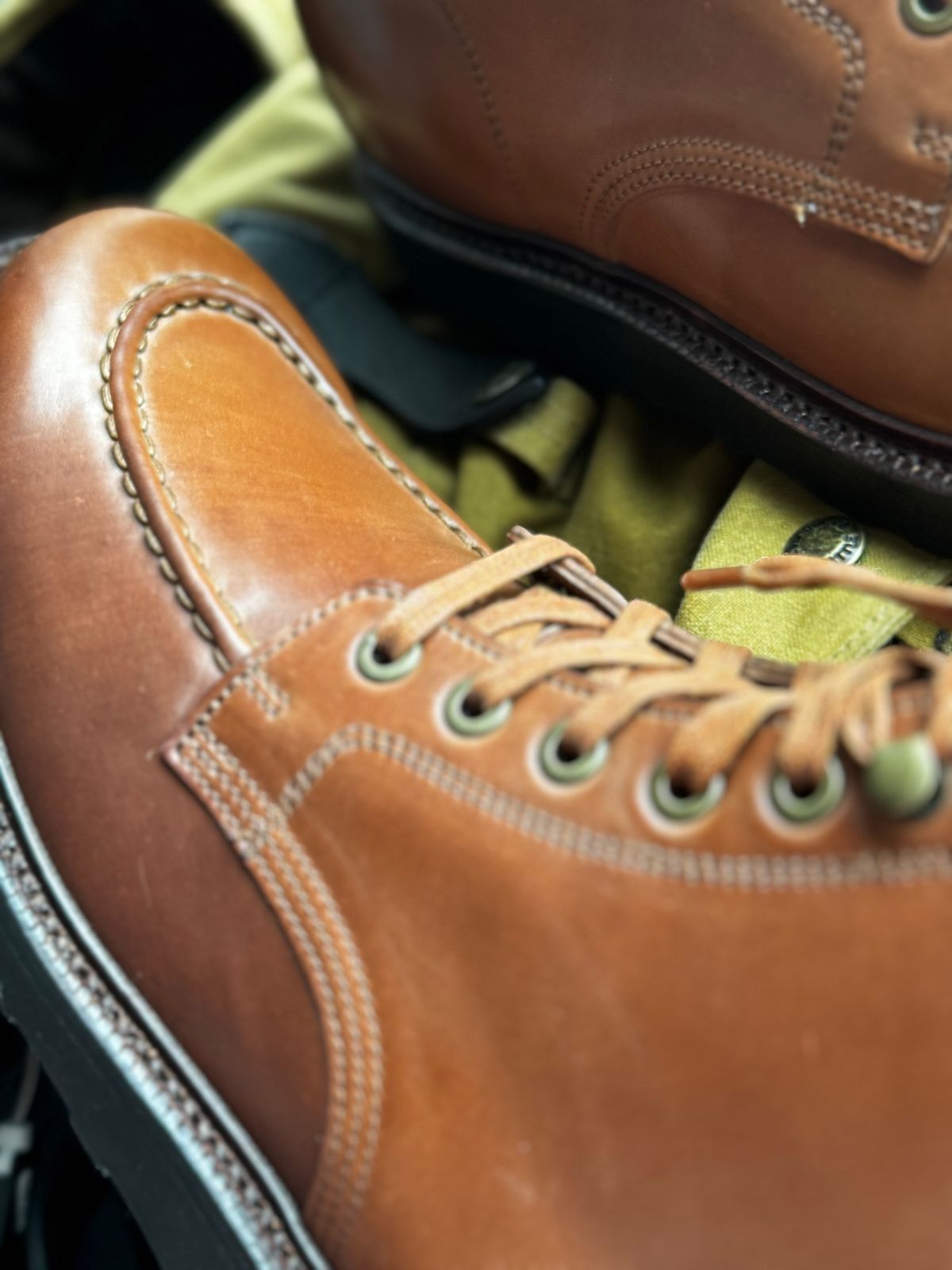 Photo by have.boots.will.travel on June 21, 2025 of the Grant Stone Brass Boot in Horween Honey Glazed Shell Cordovan.