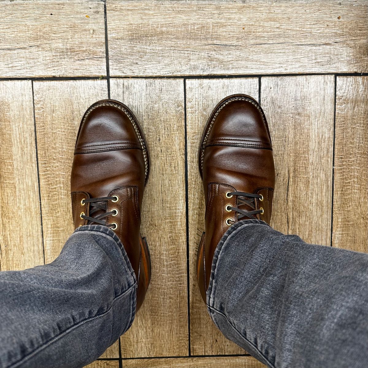 Photo by have.boots.will.travel on July 22, 2023 of the Viberg Service Boot PCT in Horween Natural Chromexcel.