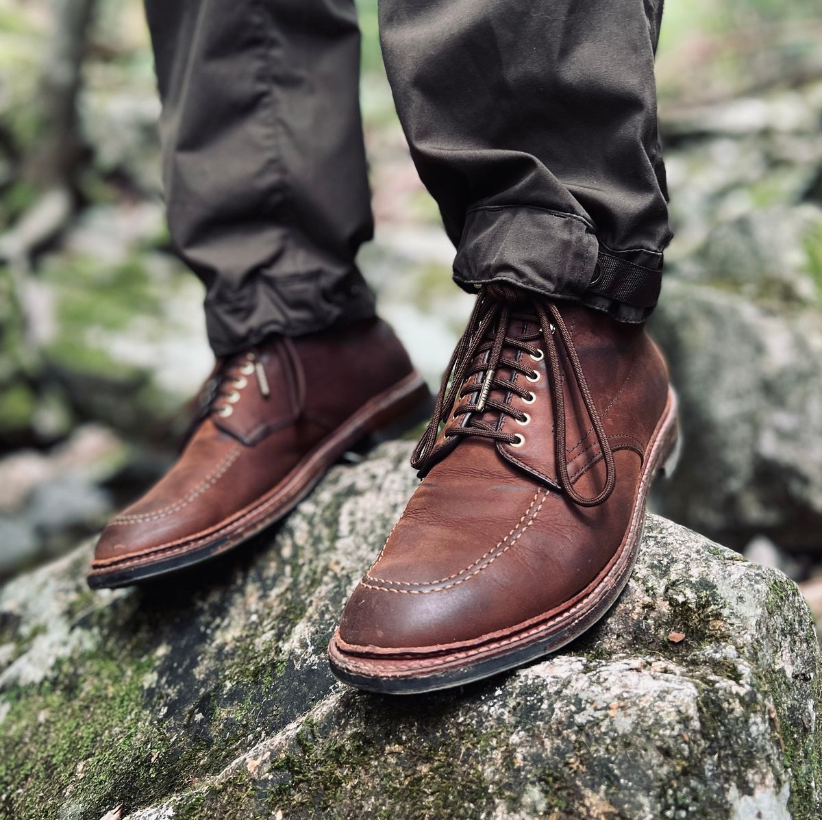 Photo by have.boots.will.travel on October 2, 2022 of the Alden Indy Boot in Horween Tobacco Smooth Chamois.