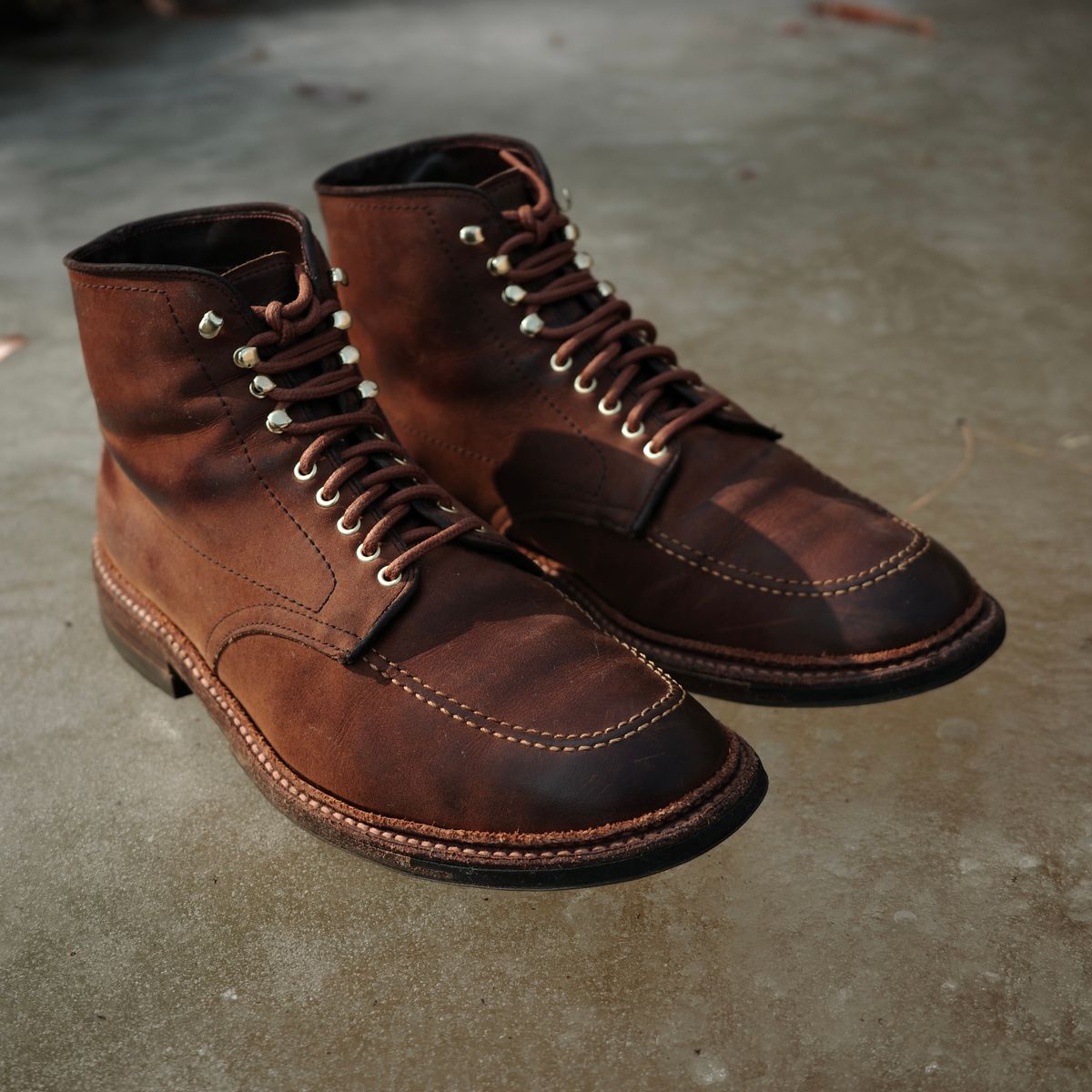 Photo by have.boots.will.travel on January 17, 2026 of the Alden Indy Boot in Horween Tobacco Smooth Chamois.