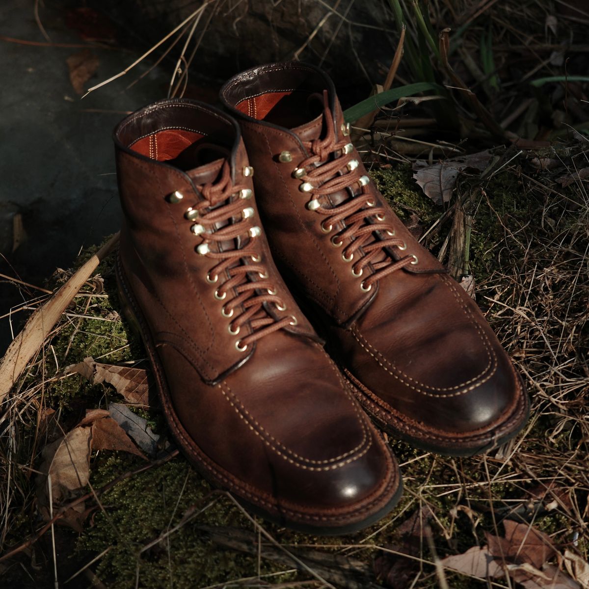 Photo by have.boots.will.travel on January 17, 2026 of the Alden Indy Boot in Horween Tobacco Smooth Chamois.