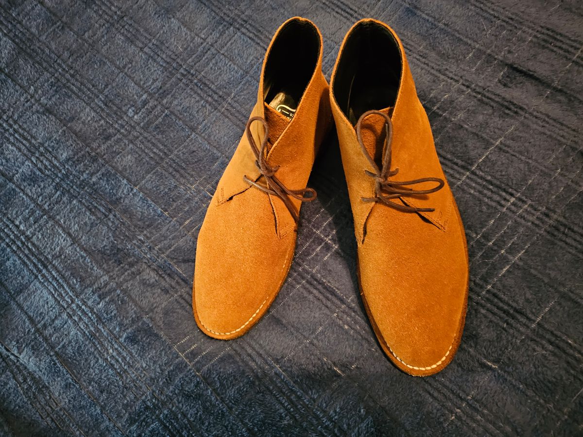 Photo by AspiringNormie on October 4, 2023 of the Thursday Scout in Mocha WeatherSafe Suede.
