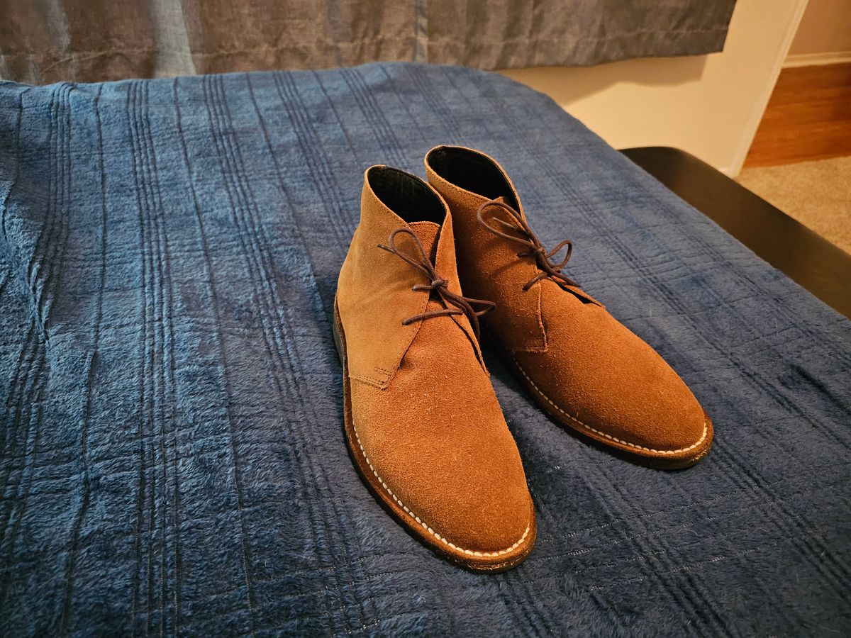 Photo by AspiringNormie on October 4, 2023 of the Thursday Scout in Mocha WeatherSafe Suede.