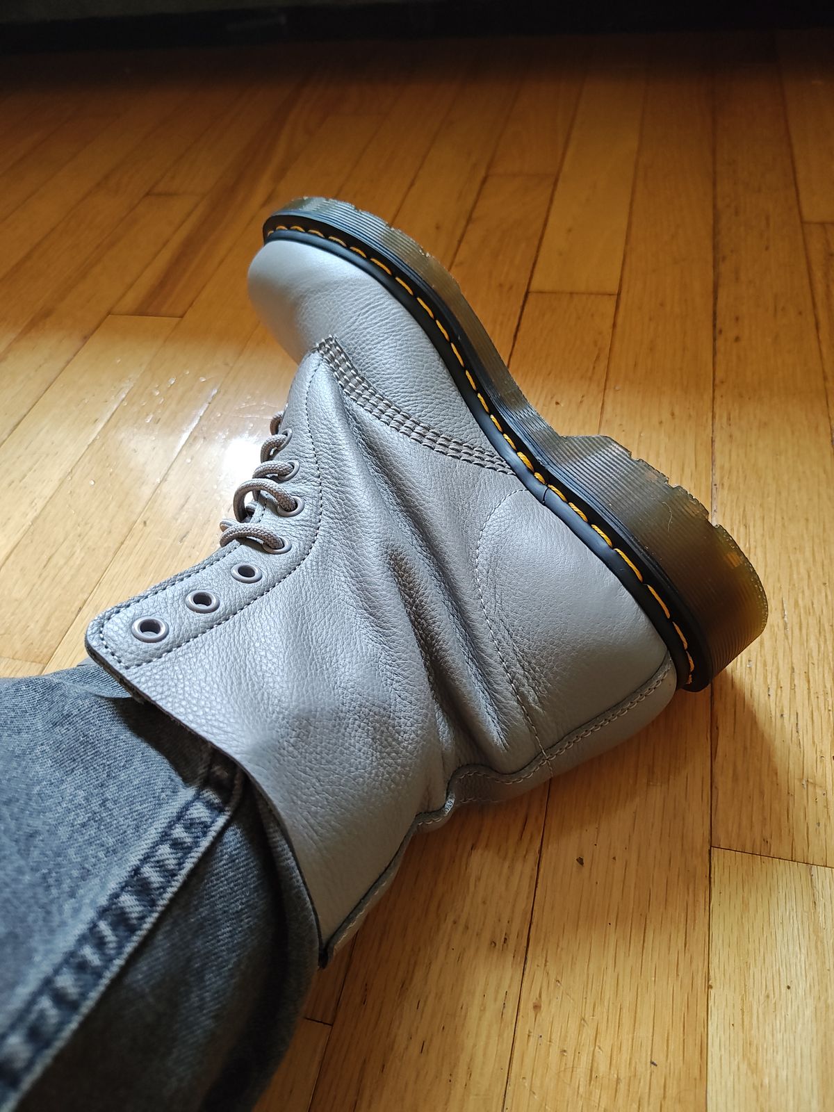 Photo by stephankarolat on October 1, 2023 of the Dr. Martens 1460 Pascal Made In England in Zinc Grey Virginia.