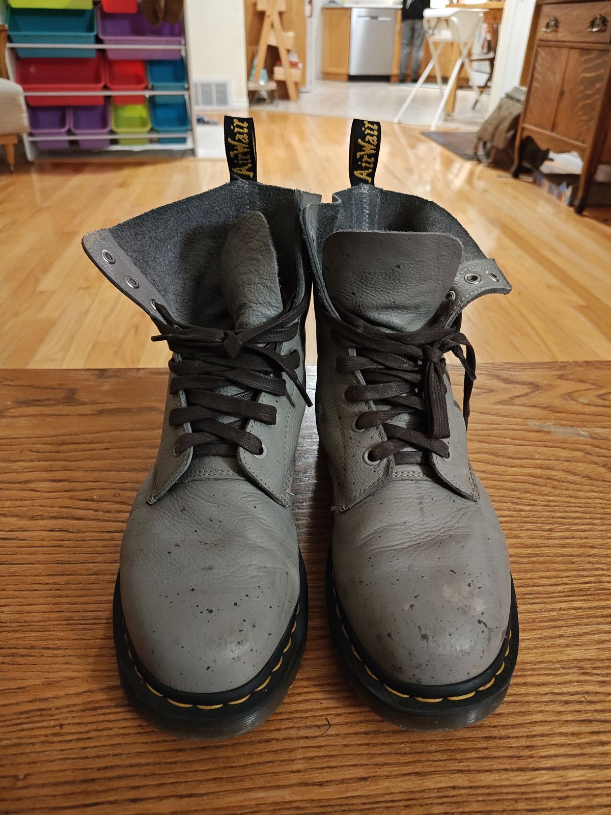 Photo by stephankarolat on November 2, 2023 of the Dr. Martens 1460 Pascal Made In England in Zinc Grey Virginia.