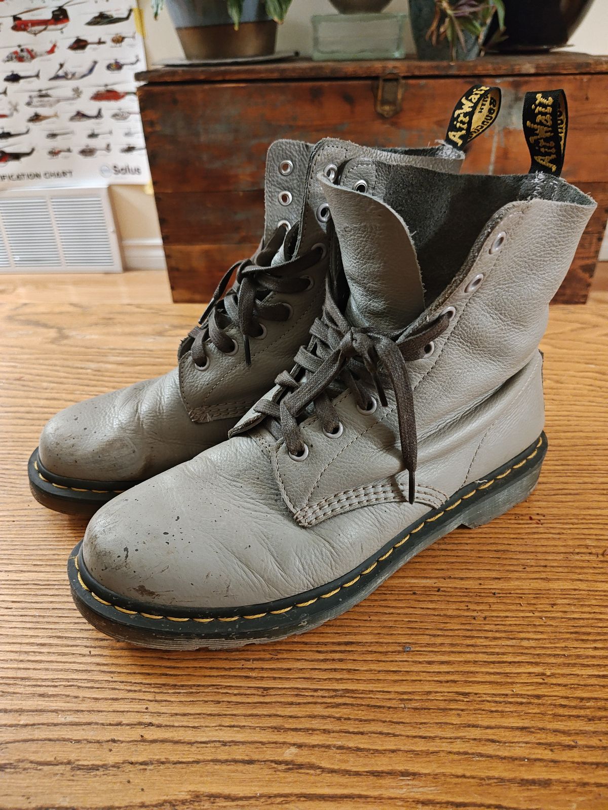 Photo by stephankarolat on December 5, 2023 of the Dr. Martens 1460 Pascal Made In England in Zinc Grey Virginia.
