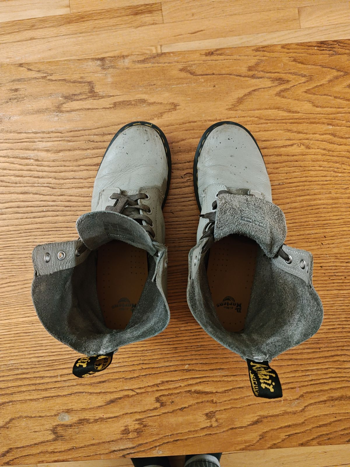 Photo by stephankarolat on December 5, 2023 of the Dr. Martens 1460 Pascal Made In England in Zinc Grey Virginia.