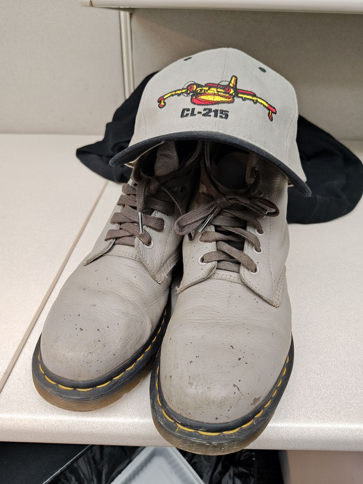 Photo by stephankarolat on January 5, 2024 of the Dr. Martens 1460 Pascal Made In England in Zinc Grey Virginia.