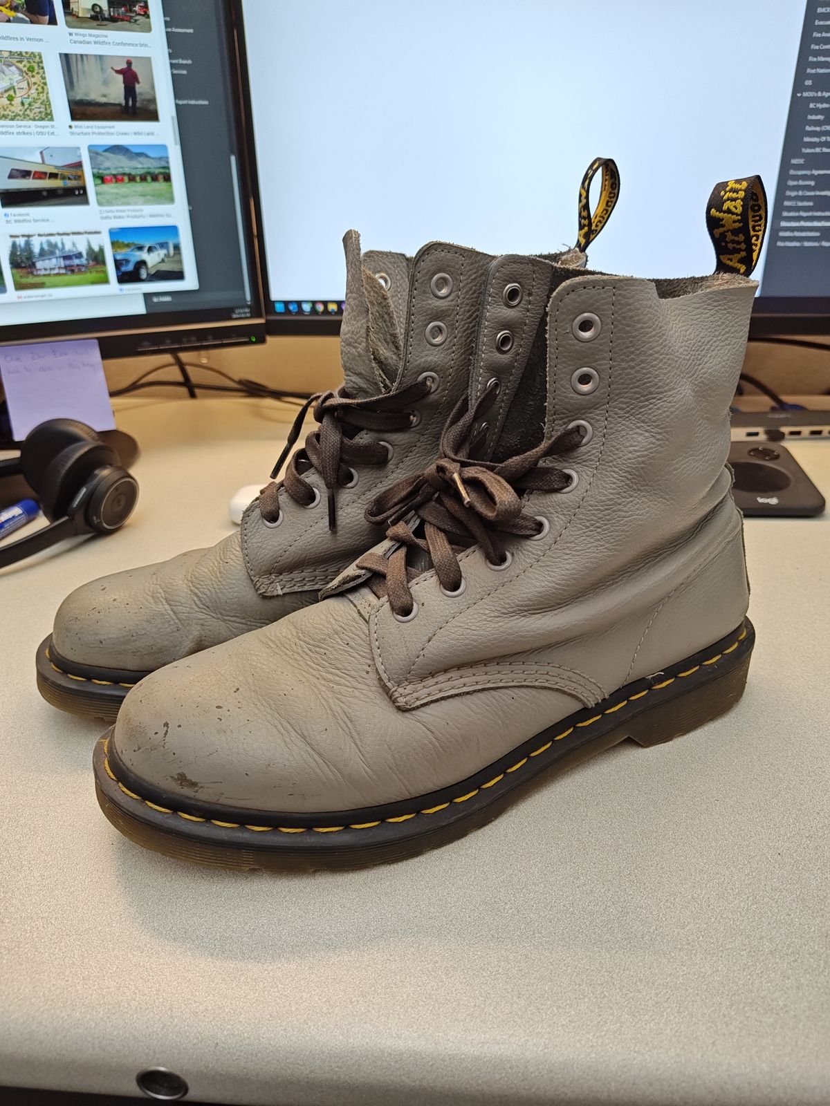 Photo by stephankarolat on January 5, 2024 of the Dr. Martens 1460 Pascal Made In England in Zinc Grey Virginia.