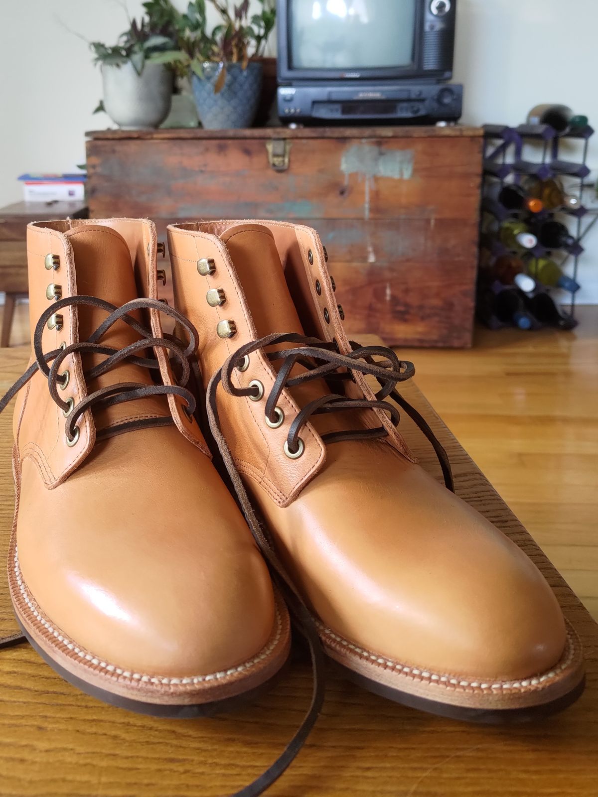 Photo by stephankarolat on September 29, 2022 of the Grant Stone Diesel Boot in Horween English Tan Essex.