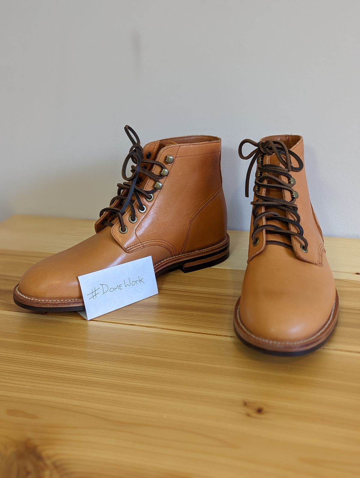 Photo by stephankarolat on October 1, 2022 of the Grant Stone Diesel Boot in Horween English Tan Essex.