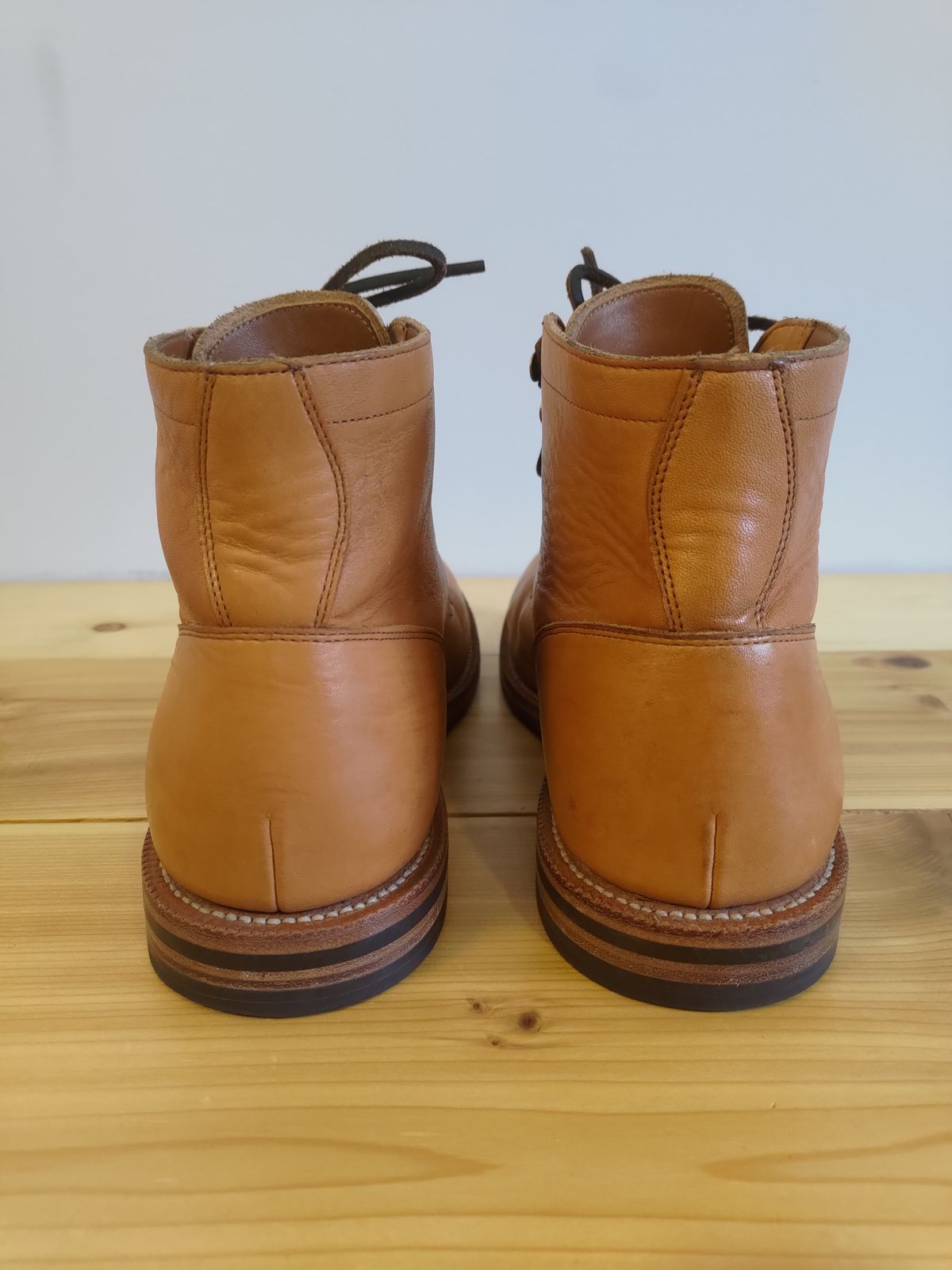 Photo by stephankarolat on November 1, 2022 of the Grant Stone Diesel Boot in Horween English Tan Essex.