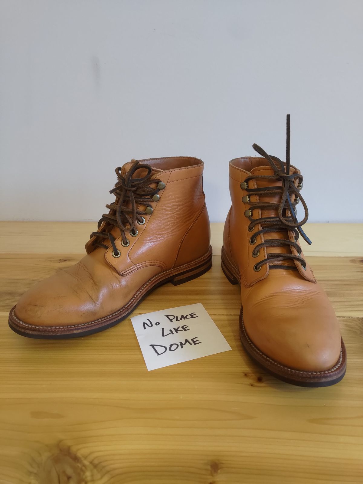 Photo by stephankarolat on November 1, 2022 of the Grant Stone Diesel Boot in Horween English Tan Essex.
