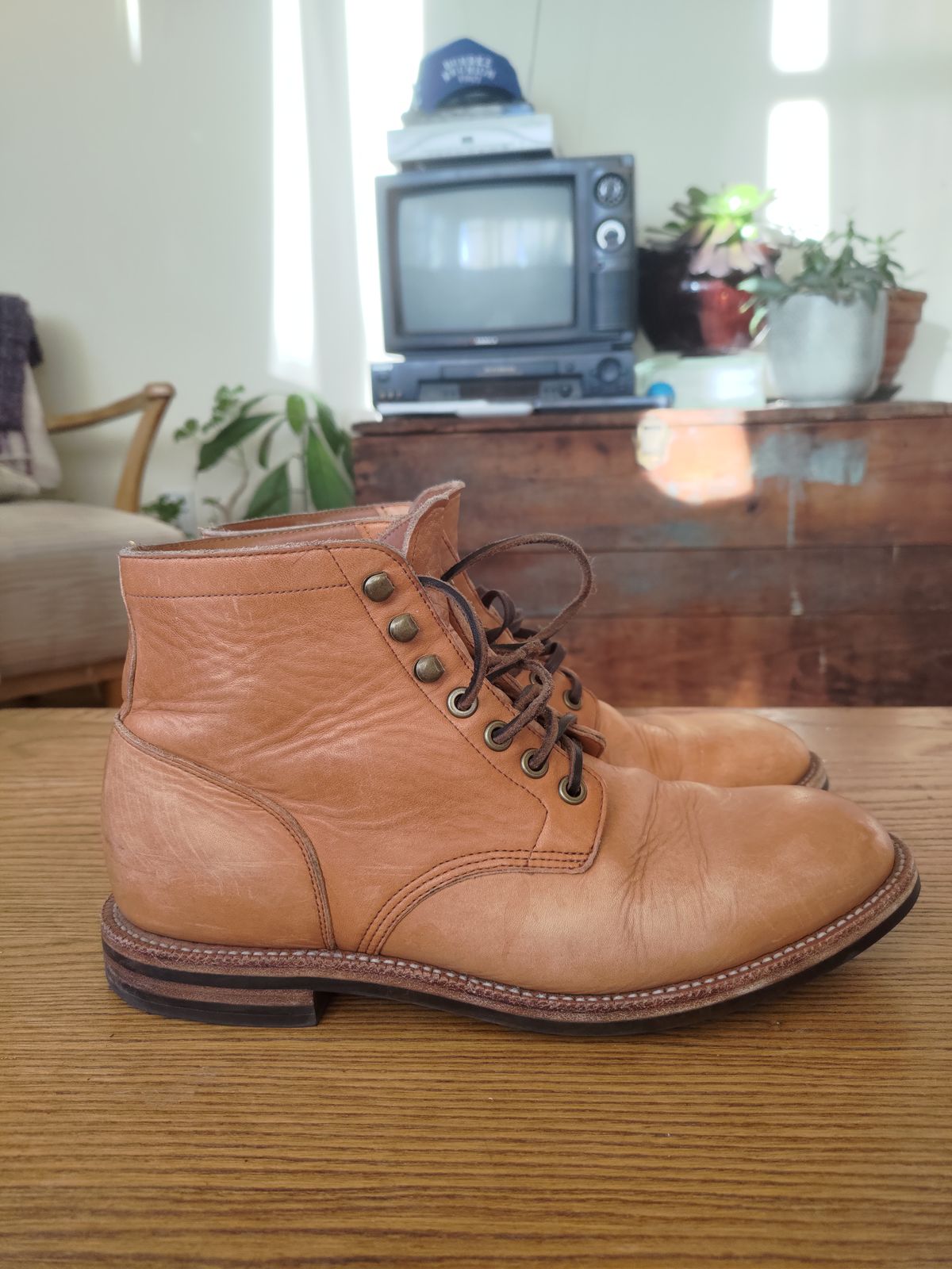 Photo by stephankarolat on December 4, 2022 of the Grant Stone Diesel Boot in Horween English Tan Essex.