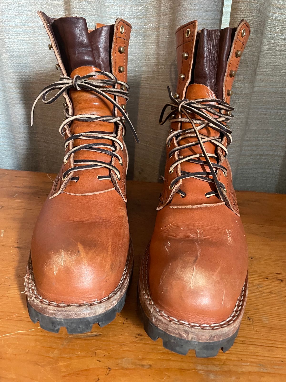 Photo by LTDDaniel on November 5, 2023 of the Nicks DomePro in Wickett & Craig Tan English Bridle.