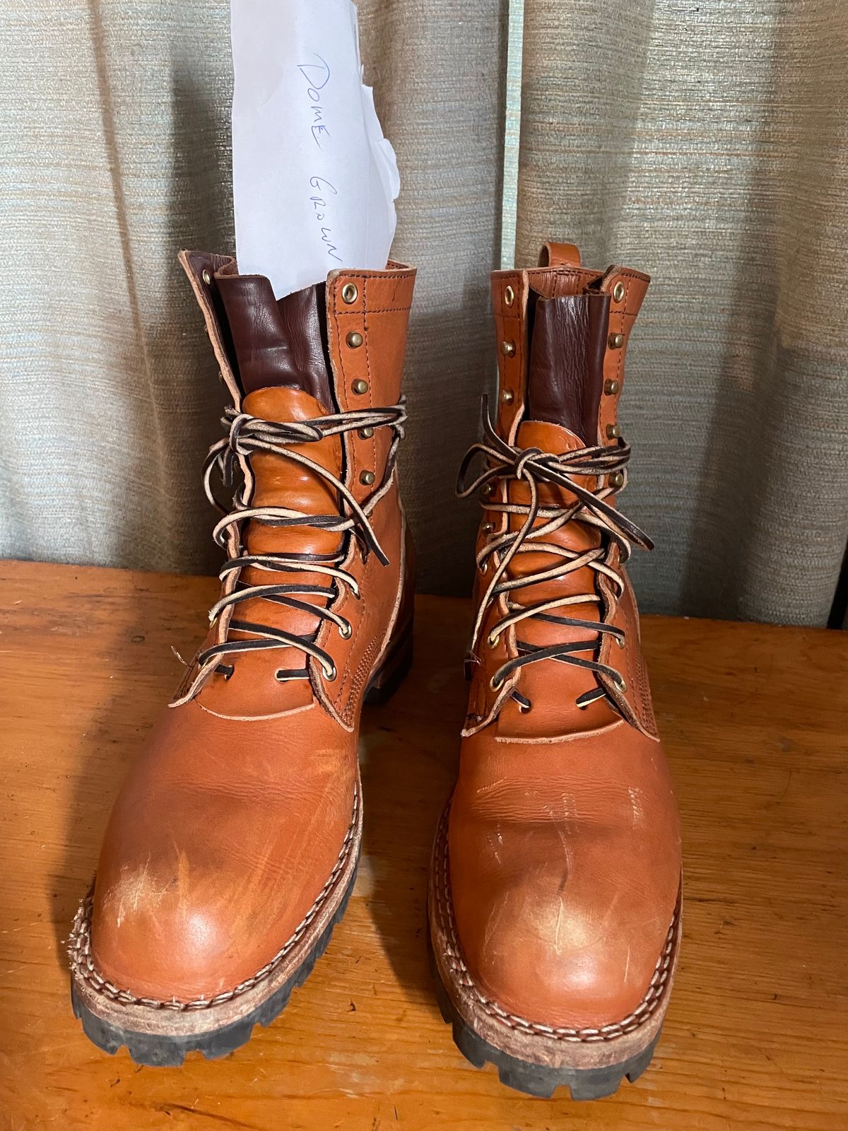 Photo by LTDDaniel on November 5, 2023 of the Nicks DomePro in Wickett & Craig Tan English Bridle.