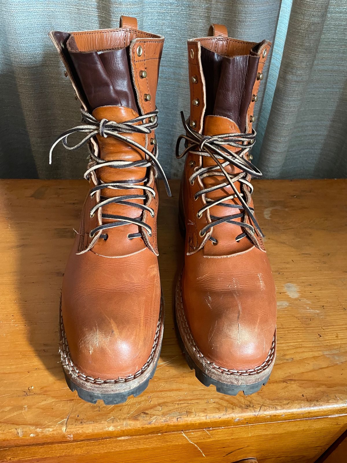 Photo by LTDDaniel on November 5, 2023 of the Nicks DomePro in Wickett & Craig Tan English Bridle.