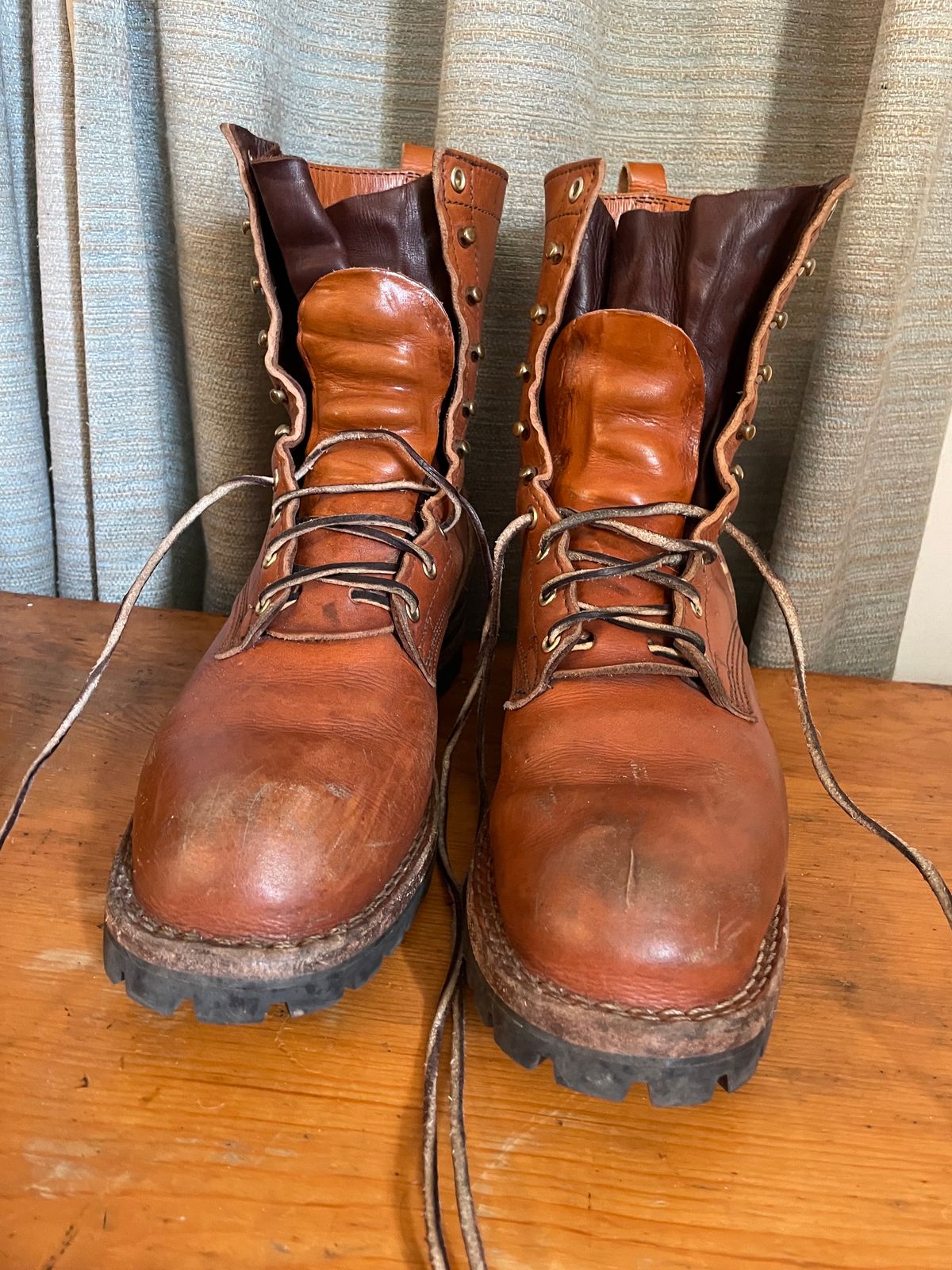 Photo by LTDDaniel on February 5, 2024 of the Nicks DomePro in Wickett & Craig Tan English Bridle.