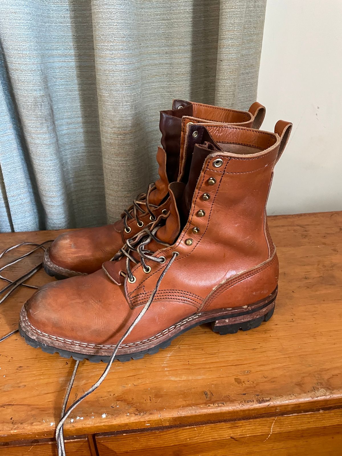 Photo by LTDDaniel on February 5, 2024 of the Nicks DomePro in Wickett & Craig Tan English Bridle.