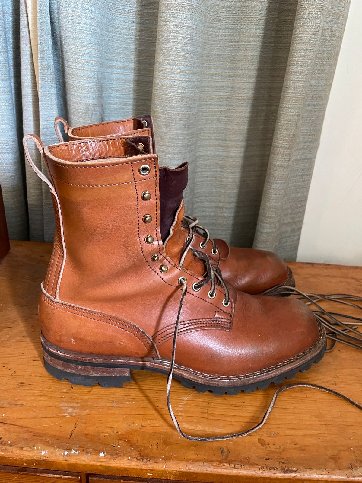 Photo by LTDDaniel on February 5, 2024 of the Nicks DomePro in Wickett & Craig Tan English Bridle.