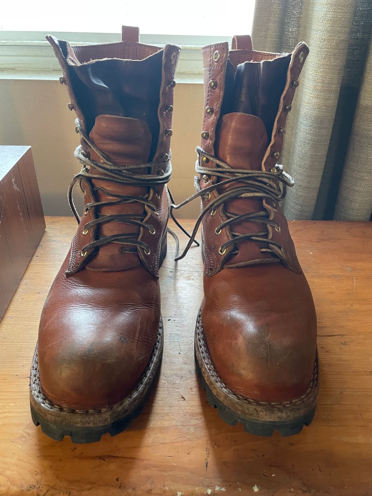 Photo by LTDDaniel on March 4, 2024 of the Nicks DomePro in Wickett & Craig Tan English Bridle.