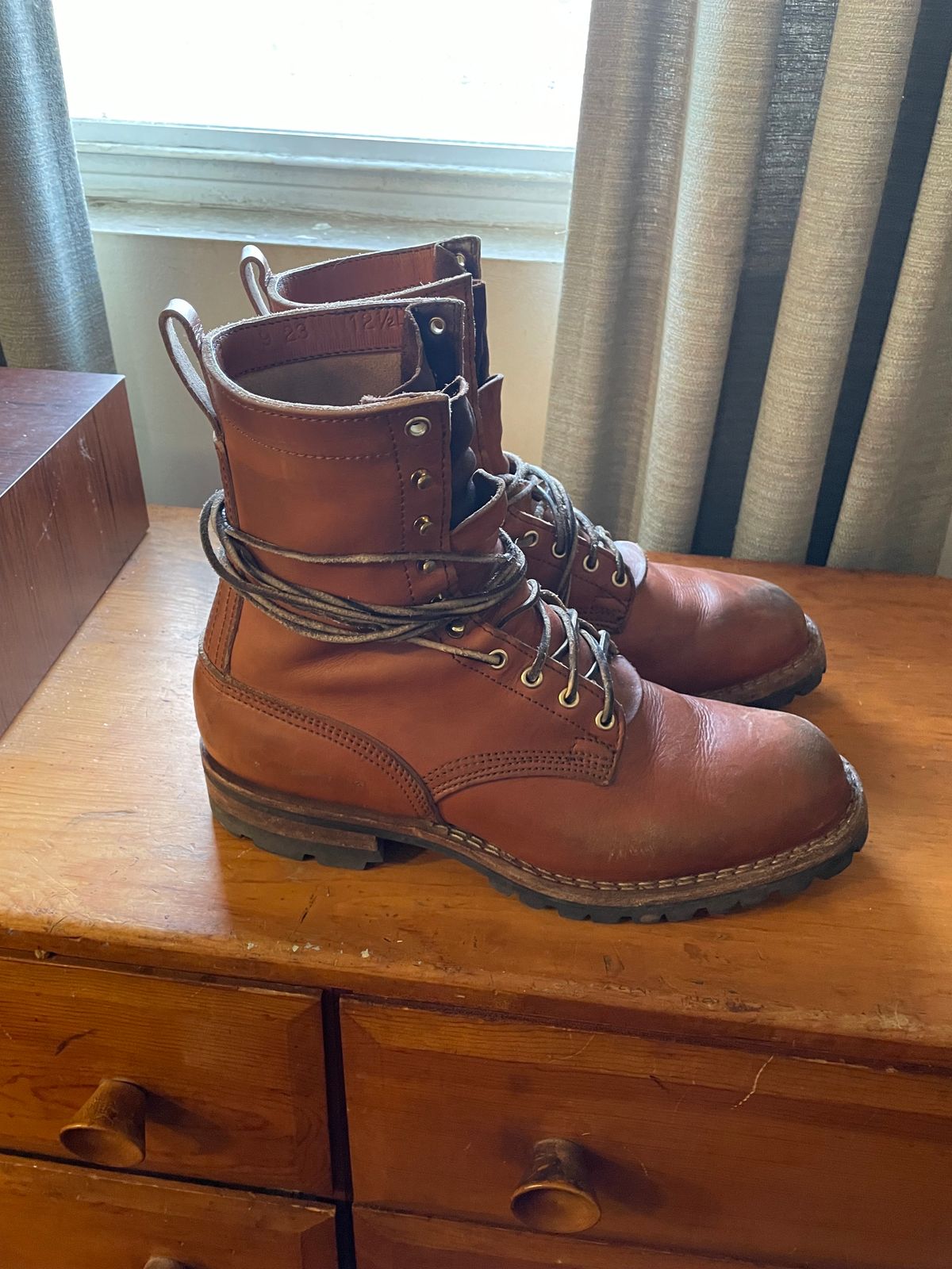Photo by LTDDaniel on March 4, 2024 of the Nicks DomePro in Wickett & Craig Tan English Bridle.