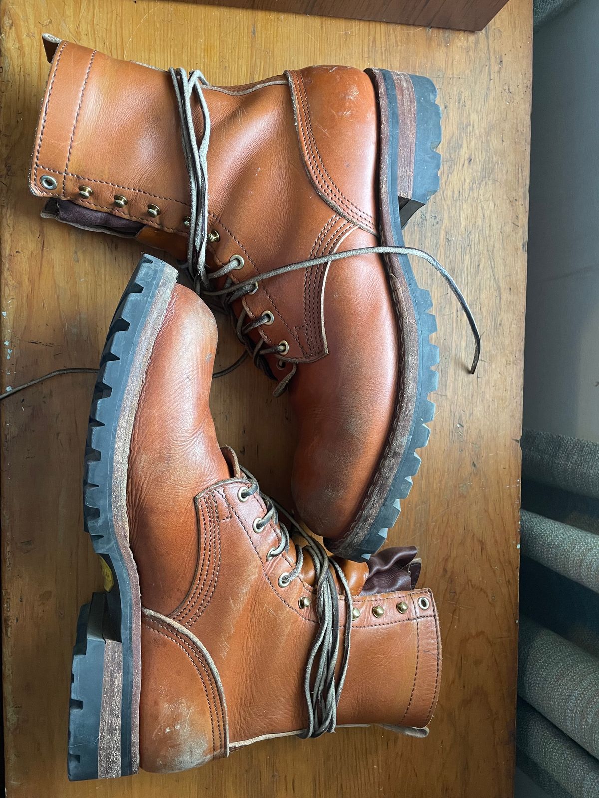 Photo by LTDDaniel on April 5, 2024 of the Nicks DomePro in Wickett & Craig Tan English Bridle.