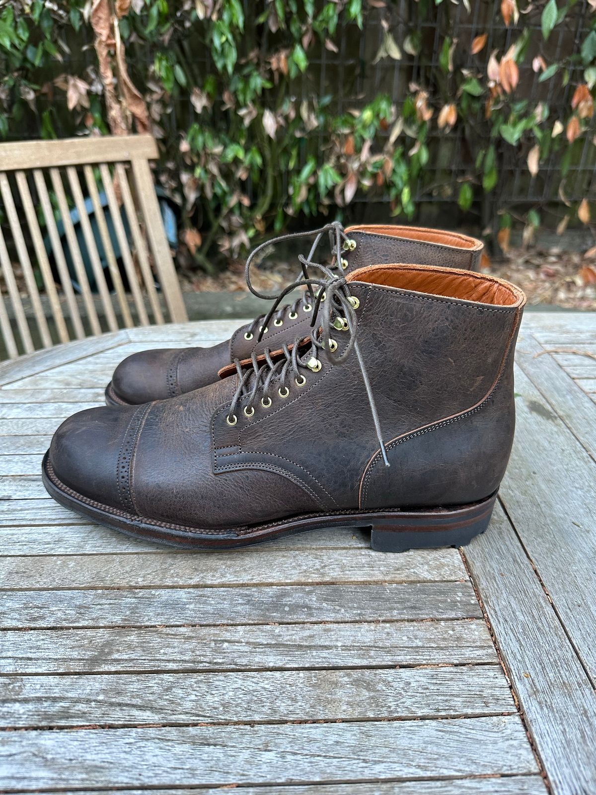 Photo by piratedoc on October 6, 2022 of the Viberg Service Boot BCT in C.F. Stead Zulu Waxed Kudu.