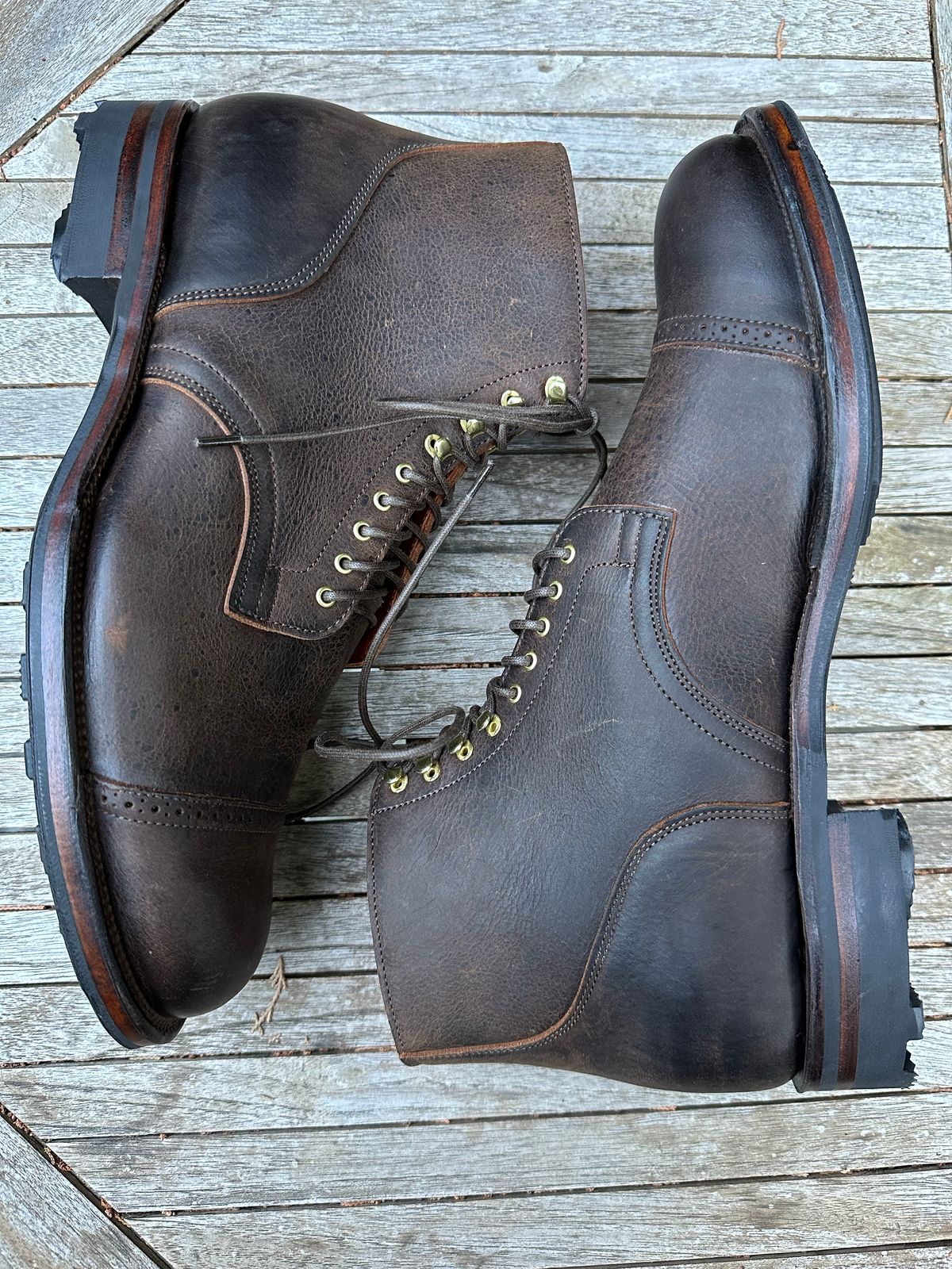 Photo by piratedoc on October 6, 2022 of the Viberg Service Boot BCT in C.F. Stead Zulu Waxed Kudu.