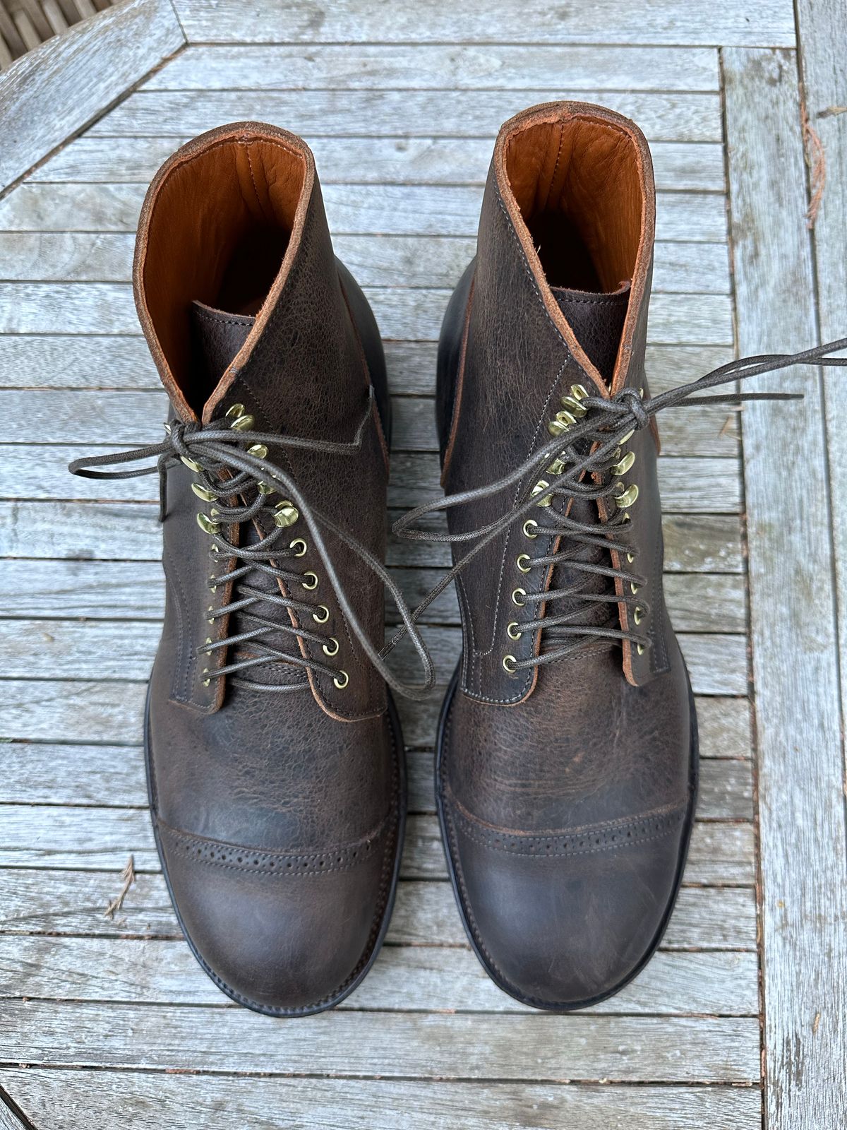 Photo by piratedoc on October 6, 2022 of the Viberg Service Boot BCT in C.F. Stead Zulu Waxed Kudu.