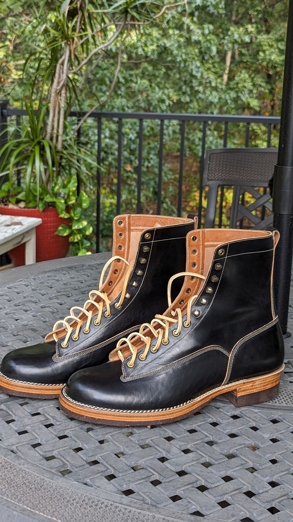 Photo by parcour on October 3, 2023 of the Onderhoud LCV01 Lineman Boot in Maryam Natural Horsebutt Overdyed Black.