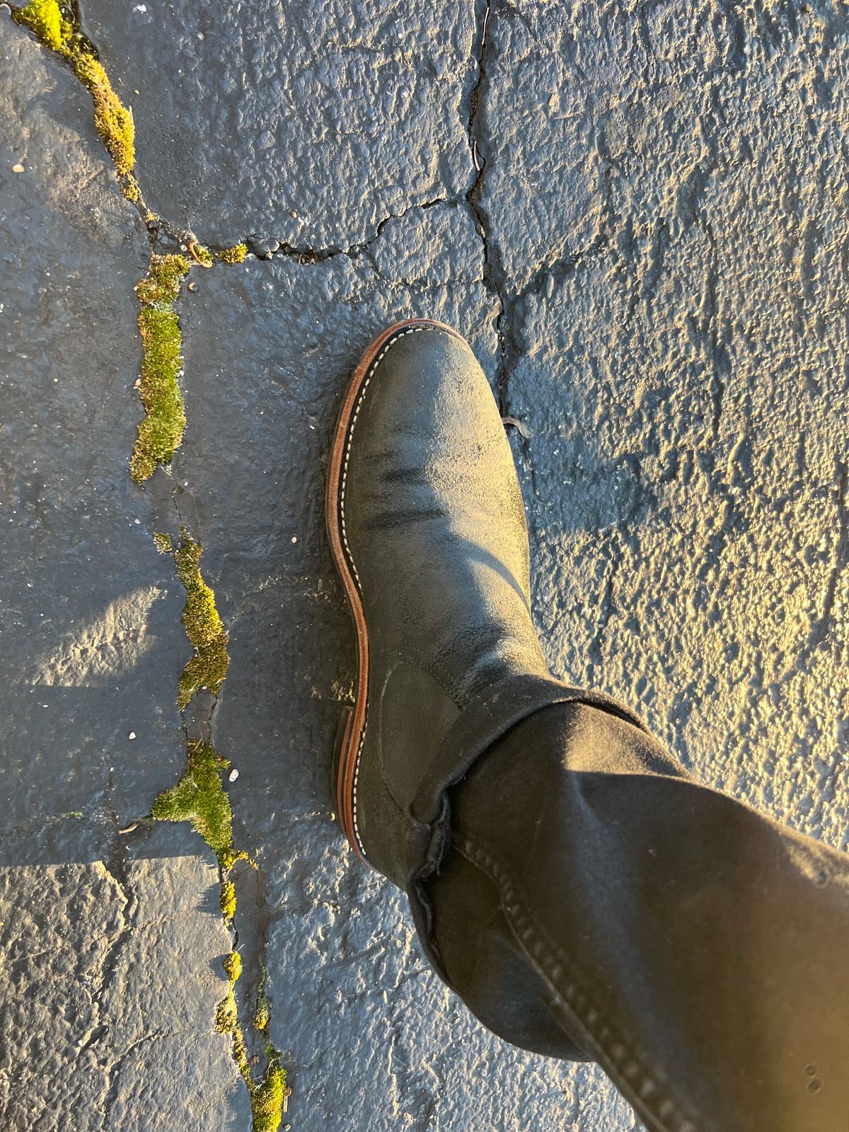 Photo by everdinga on December 16, 2023 of the Benzein The Seventh Chelsea Boot in Unknown Material.