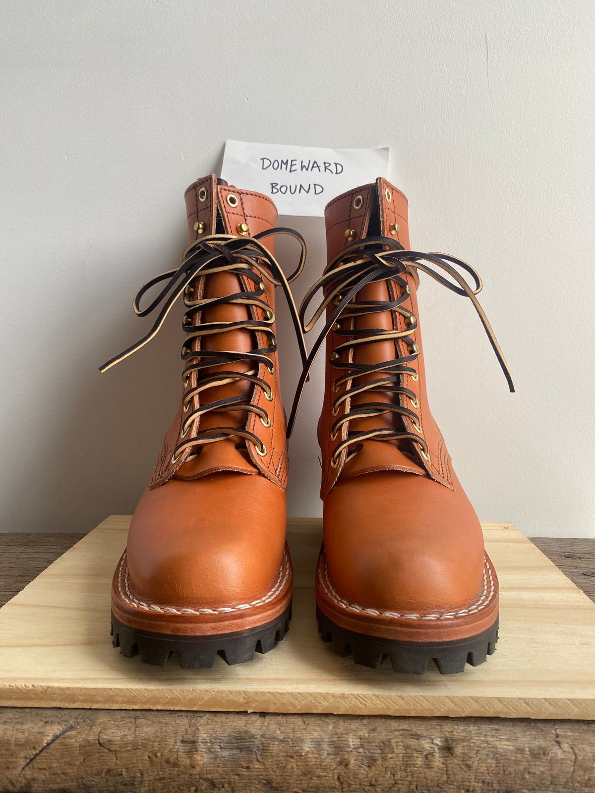 Photo by clompclompstompystomp on October 1, 2023 of the Nicks DomePro in Wickett & Craig Tan English Bridle.