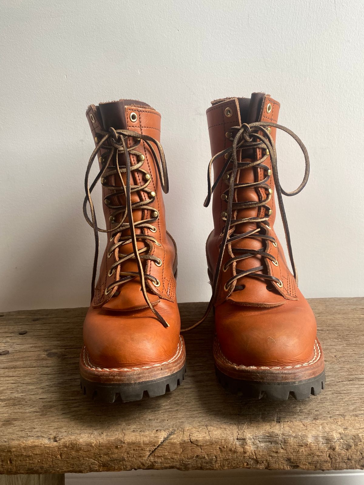 Photo by clompclompstompystomp on December 5, 2023 of the Nicks DomePro in Wickett & Craig Tan English Bridle.