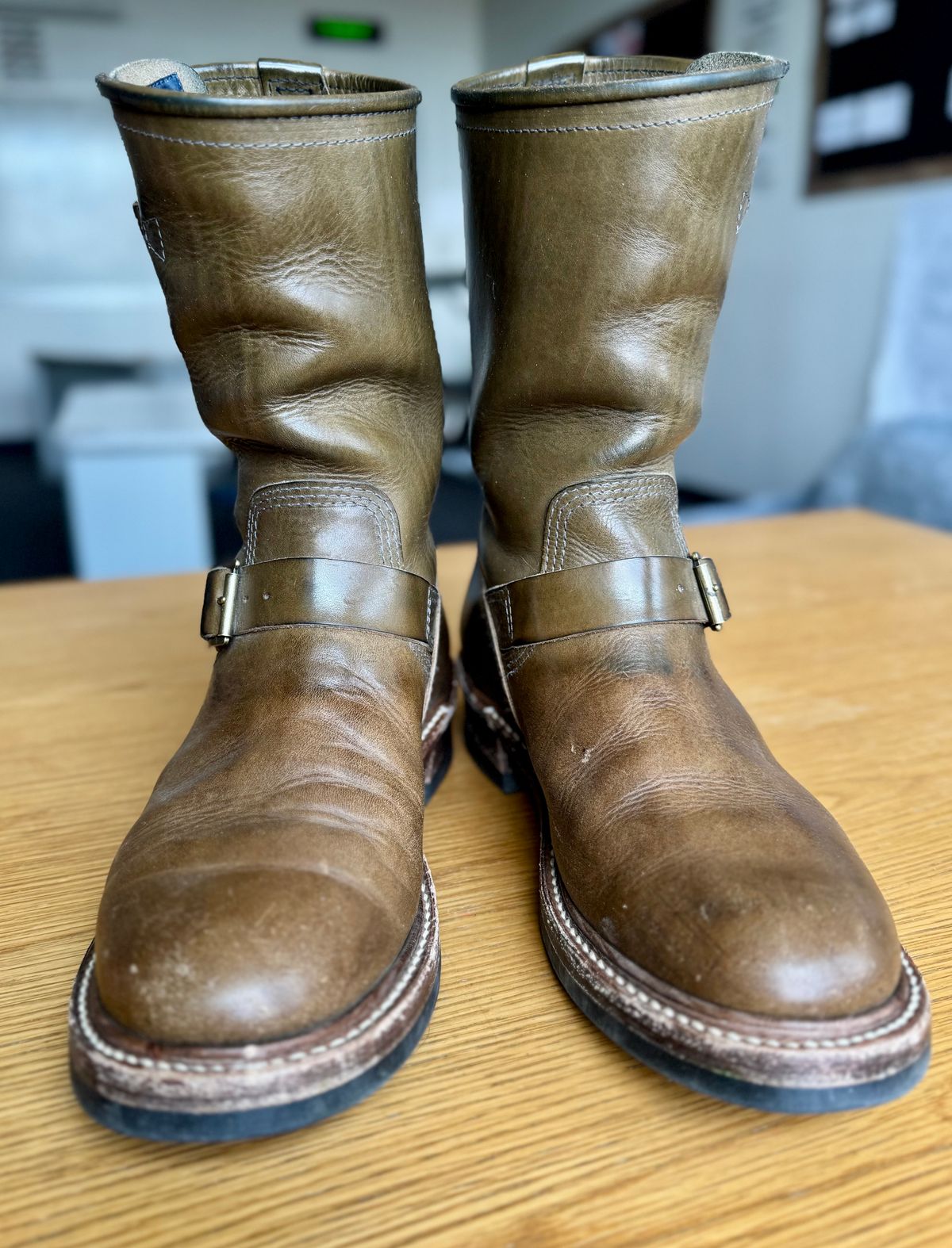 Photo by CarlThaKiller on November 3, 2025 of the John Lofgren Wabash Engineer Boots in Badalassi Carlo Grigio Minerva Liscio.