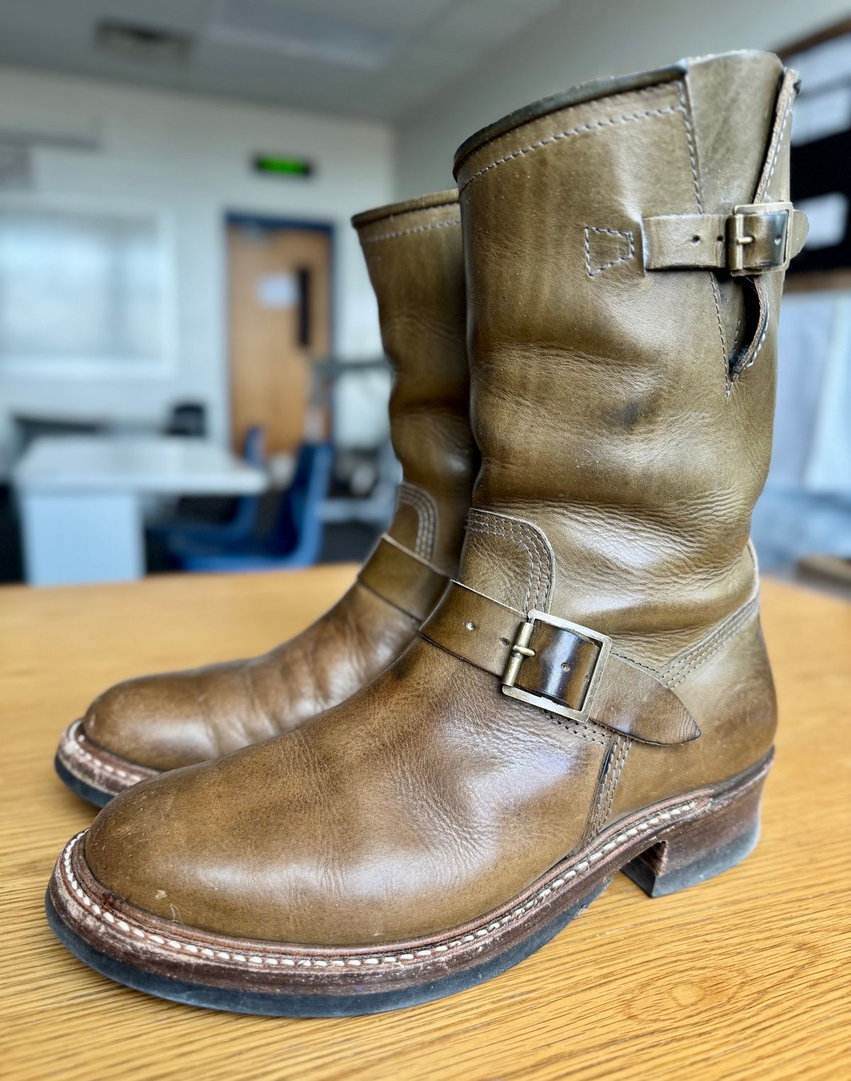 Photo by CarlThaKiller on November 3, 2025 of the John Lofgren Wabash Engineer Boots in Badalassi Carlo Grigio Minerva Liscio.