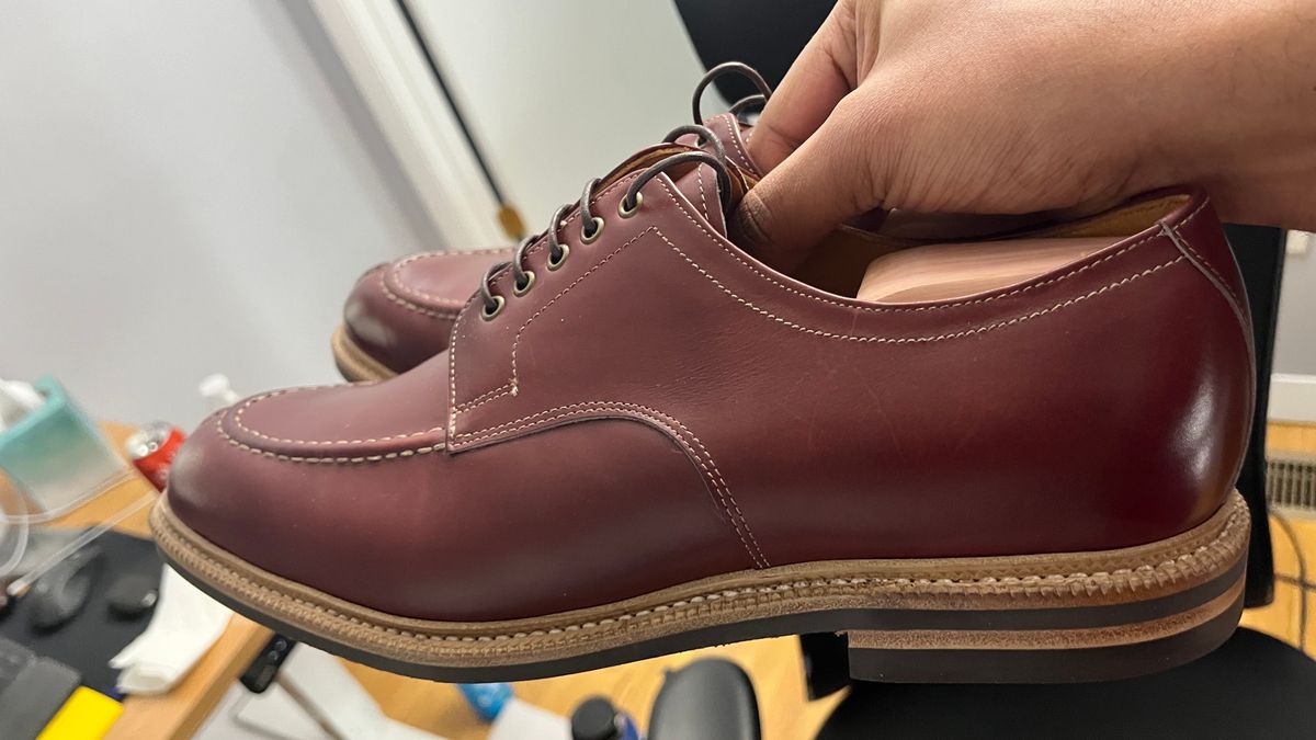 Photo by BigBadWolf on February 22, 2024 of the Meermin Split Toe Derby in Du Puy Burgundy Box Calf.