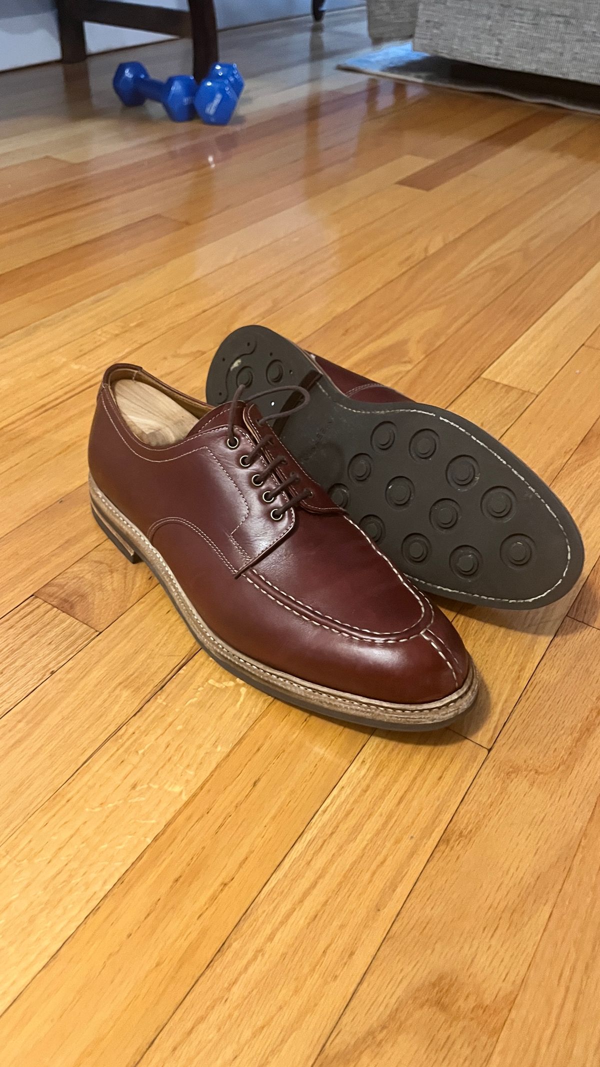 Photo by BigBadWolf on September 12, 2024 of the Meermin Split Toe Derby in Du Puy Burgundy Box Calf.