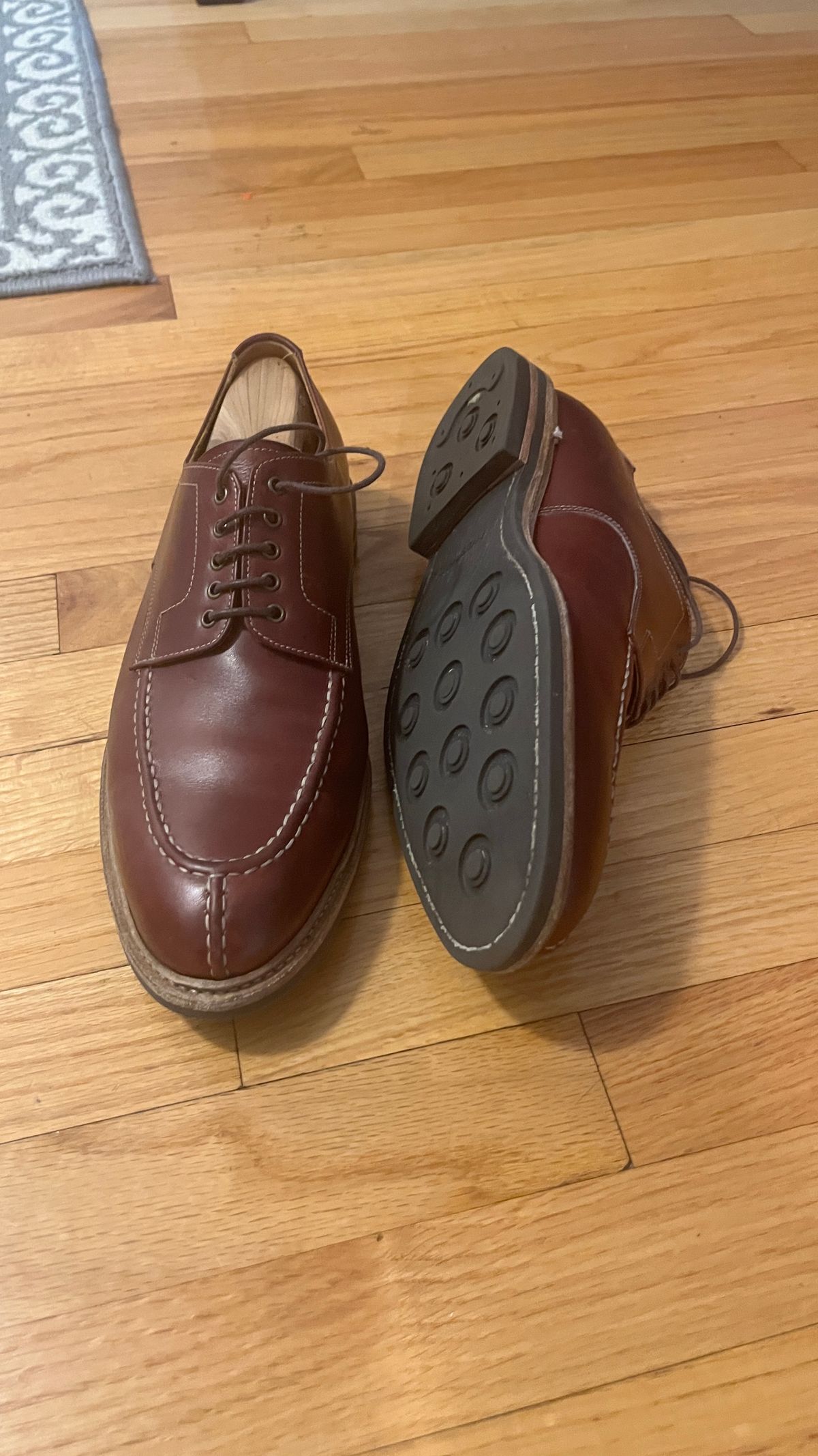 Photo by BigBadWolf on September 12, 2024 of the Meermin Split Toe Derby in Du Puy Burgundy Box Calf.