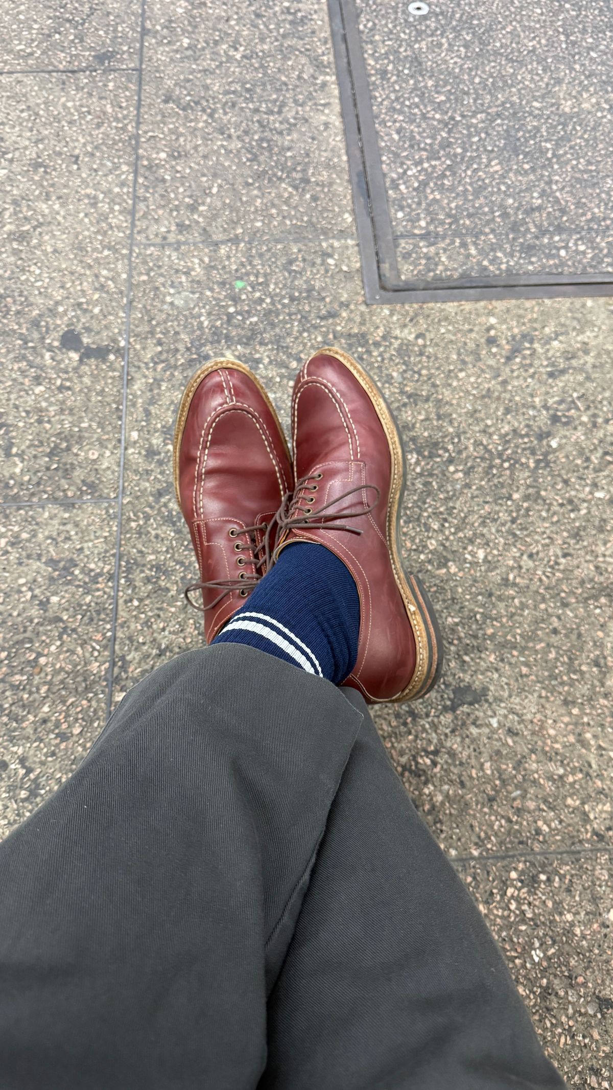 Photo by BigBadWolf on February 18, 2026 of the Meermin Split Toe Derby in Du Puy Burgundy Box Calf.