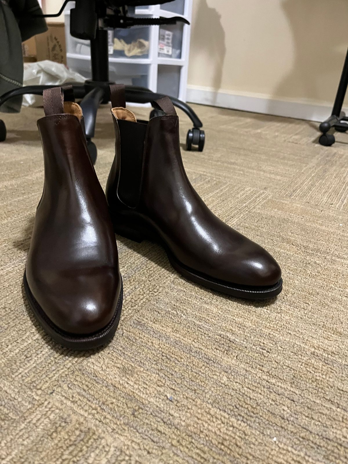 Photo by BigBadWolf on September 20, 2022 of the Meermin Wholecut Chelsea Boot in D’Annonay Dark Brown BoxCalf.