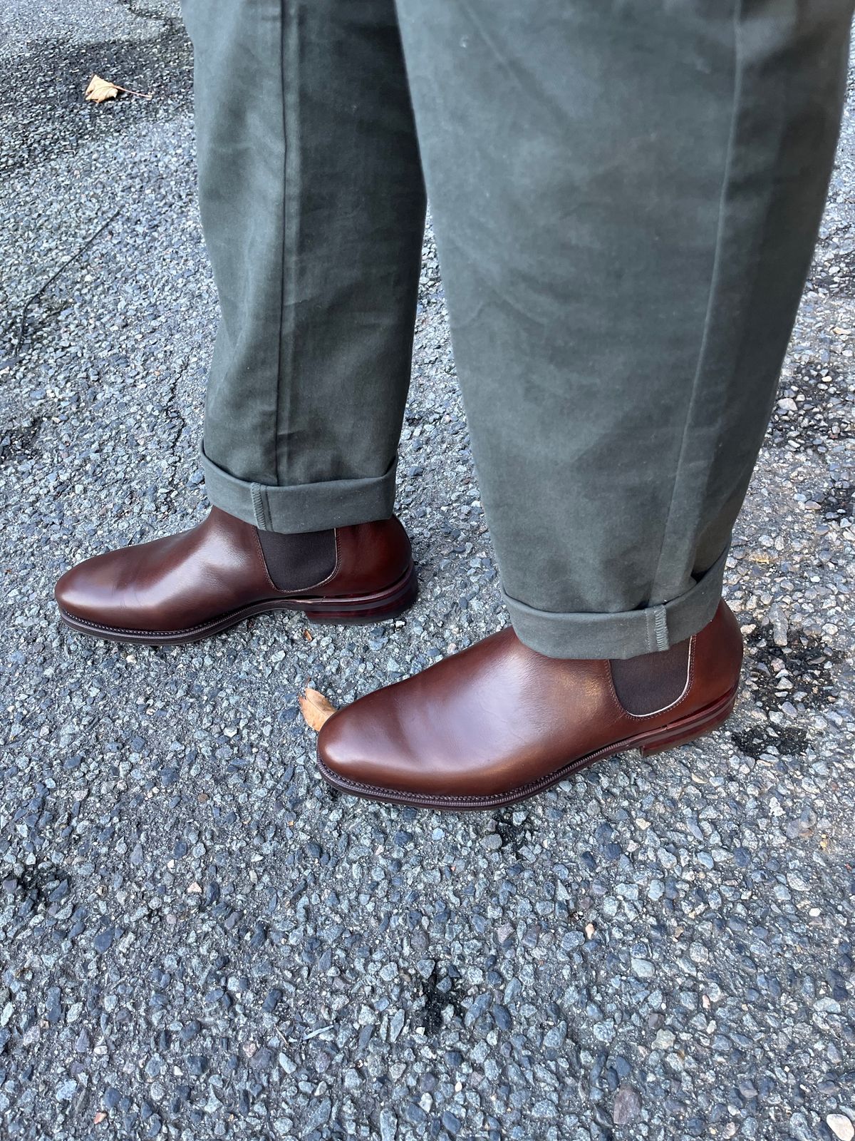 Photo by BigBadWolf on October 6, 2022 of the Meermin Wholecut Chelsea Boot in D’Annonay Dark Brown BoxCalf.