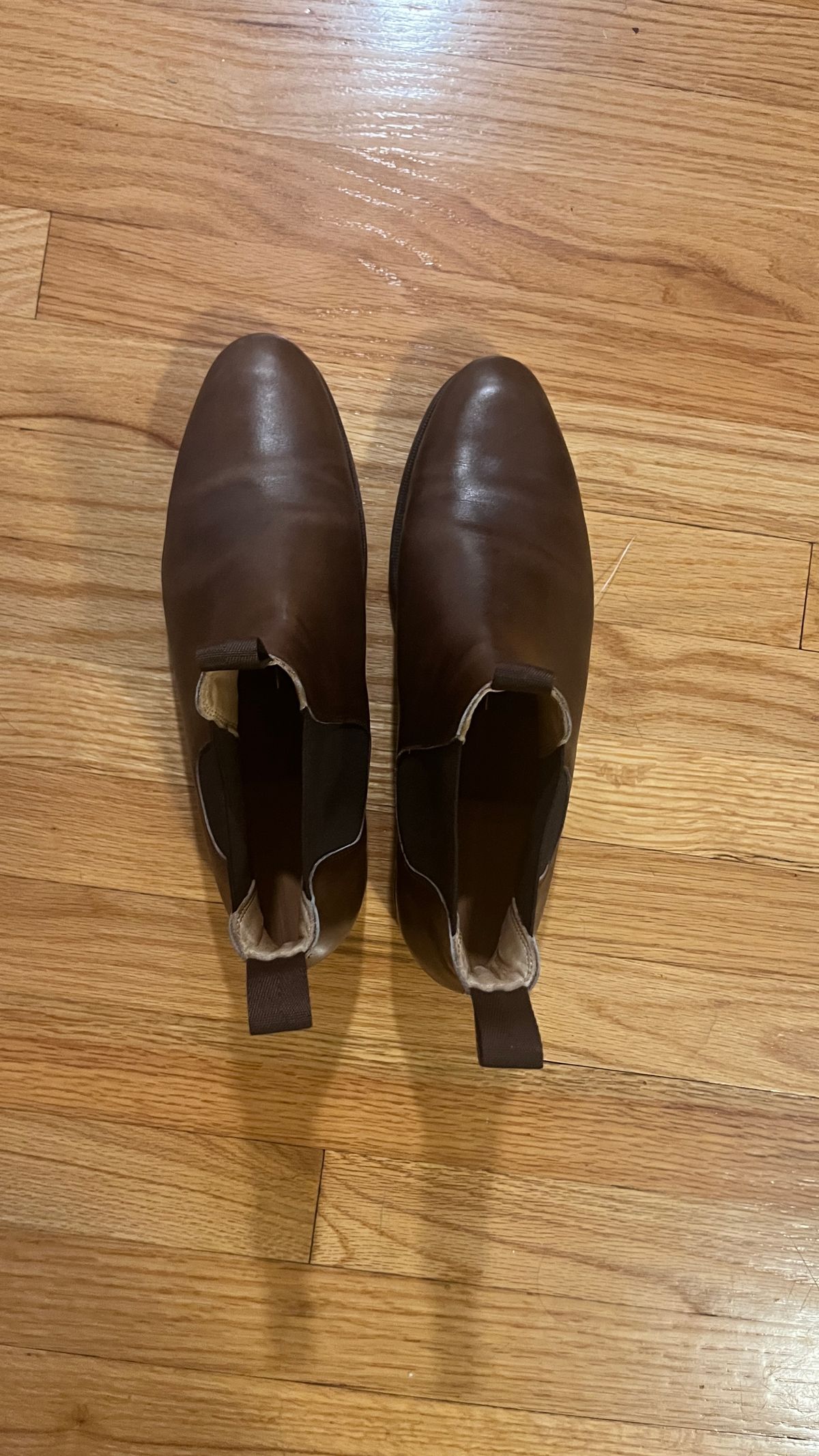 Photo by BigBadWolf on September 12, 2024 of the Meermin Wholecut Chelsea Boot in D’Annonay Dark Brown BoxCalf.