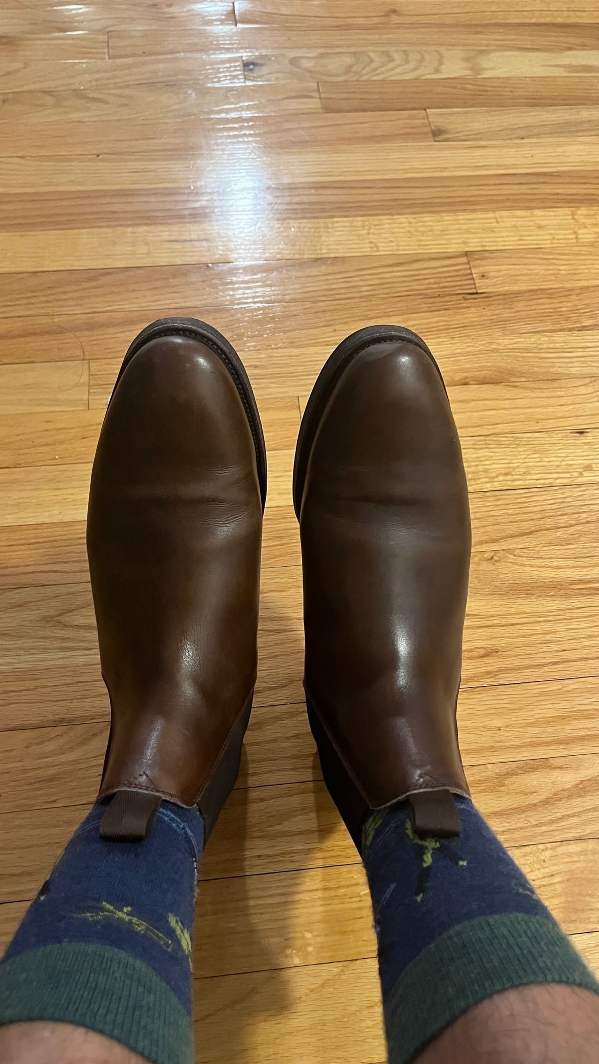 Photo by BigBadWolf on September 12, 2024 of the Meermin Wholecut Chelsea Boot in D’Annonay Dark Brown BoxCalf.