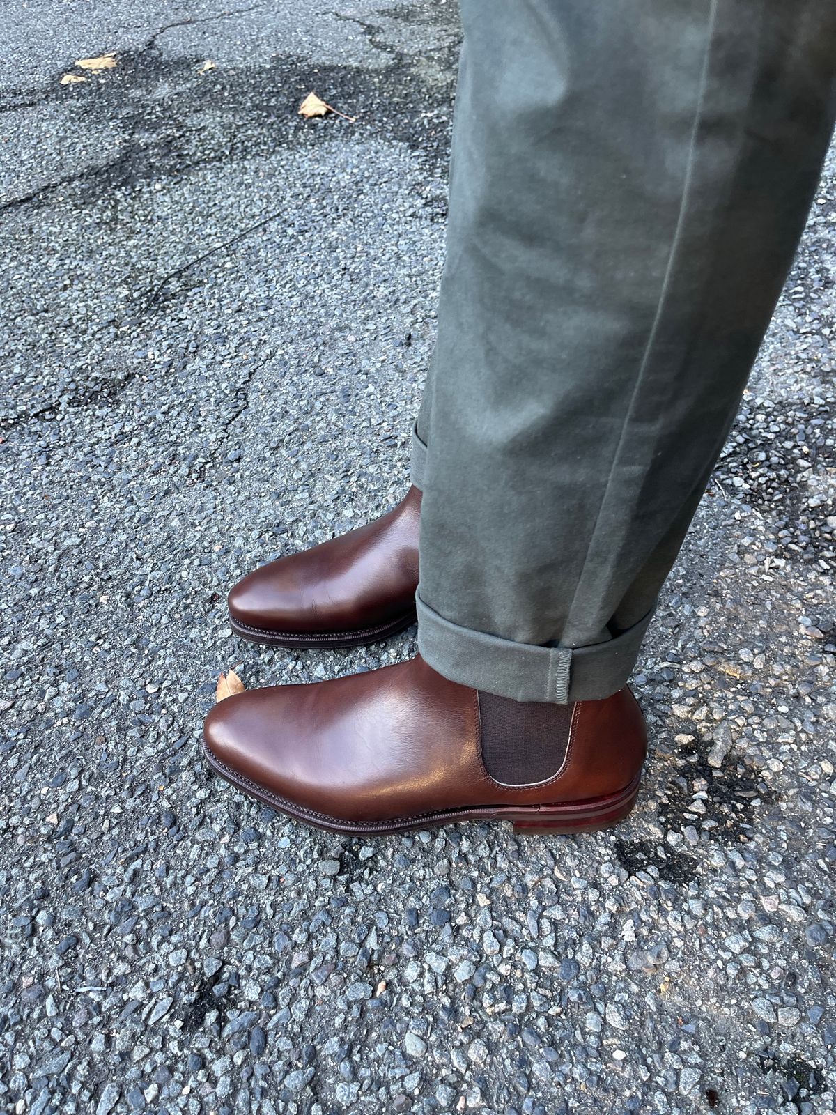 Photo by BigBadWolf on October 6, 2022 of the Meermin Wholecut Chelsea Boot in D’Annonay Dark Brown BoxCalf.