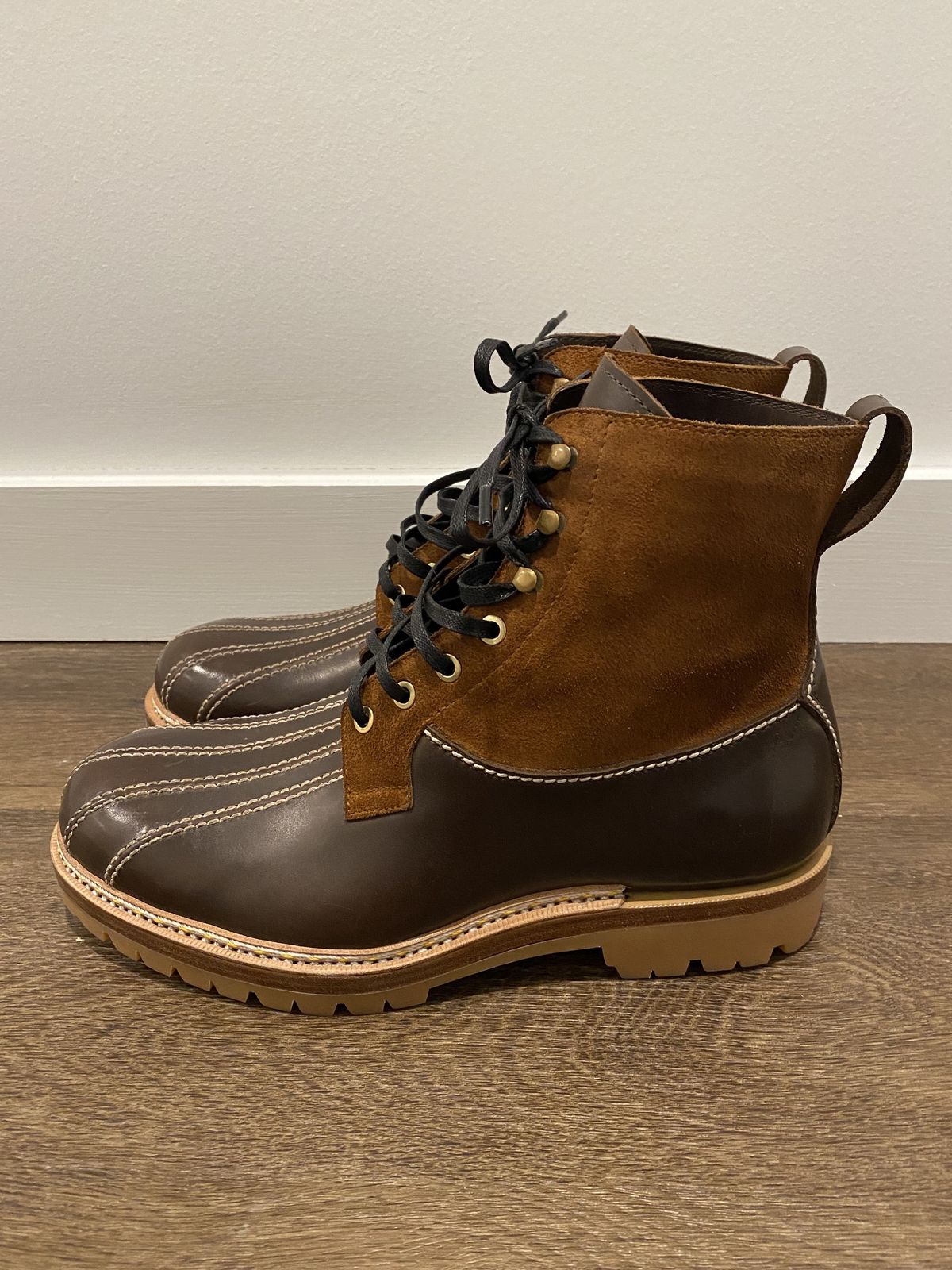 Photo by patinathunderdome on October 6, 2021 of the Txture Mariana Boots in Indonesian Dark Brown Pull Up.